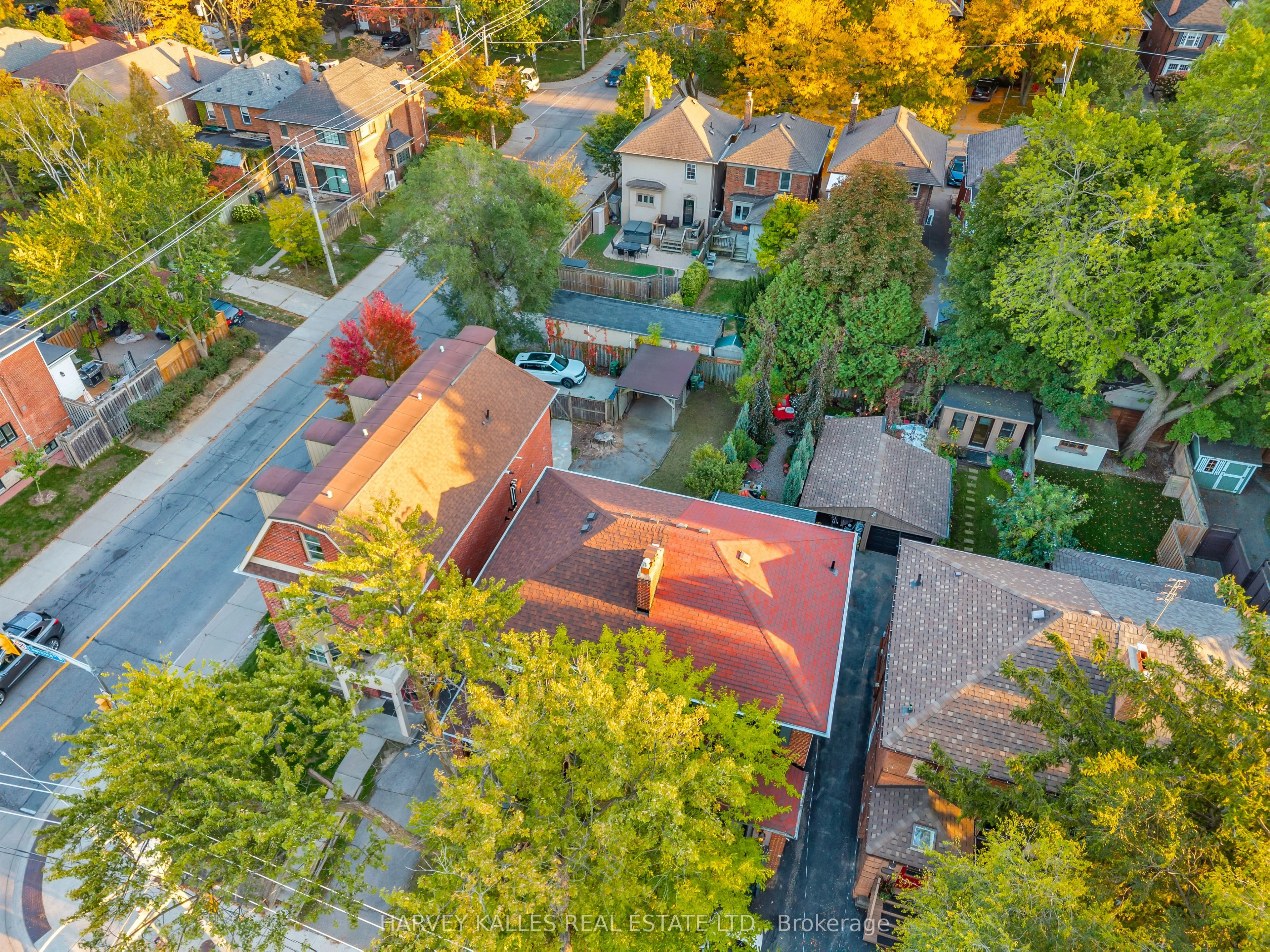 89 Lawrence Avenue W