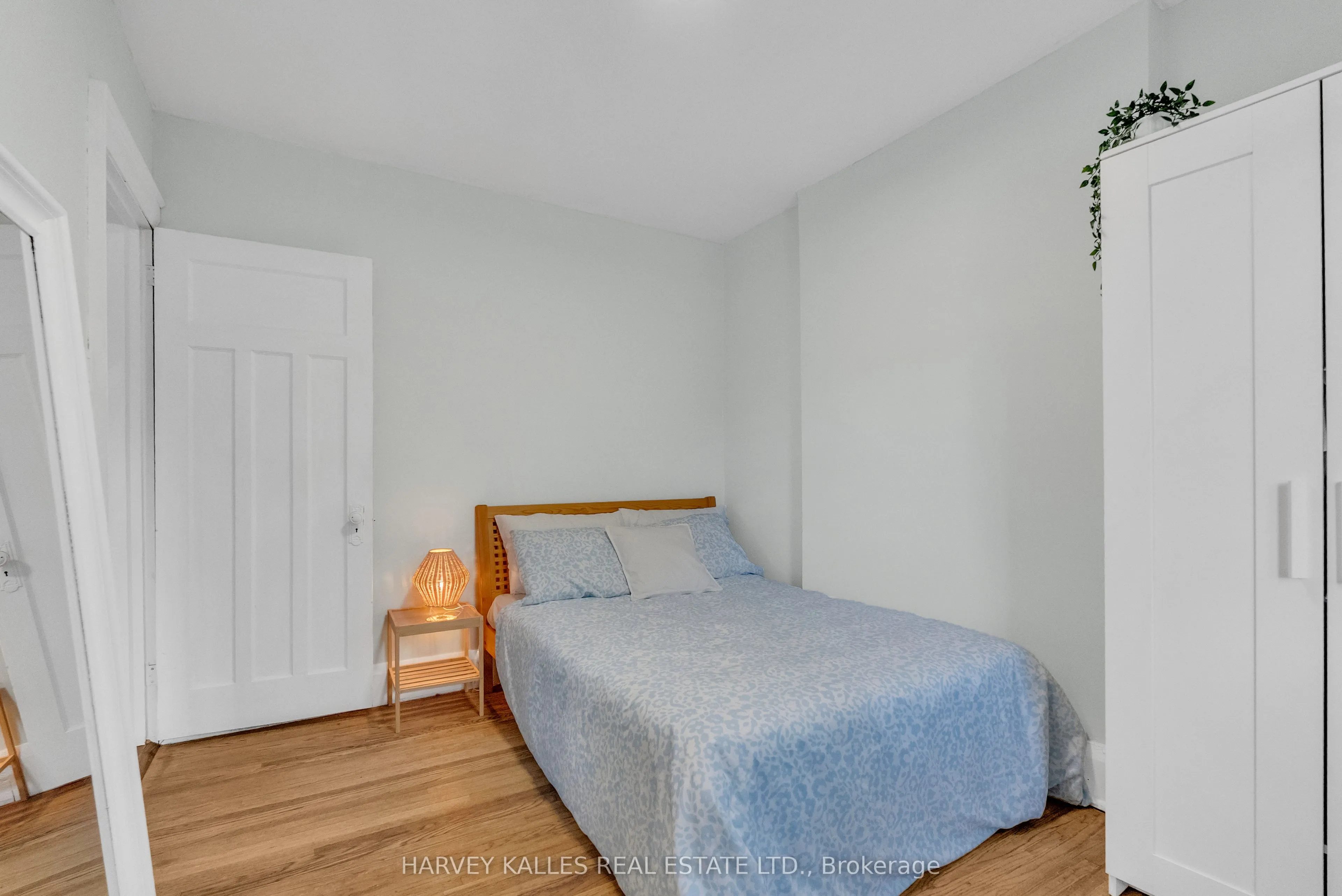 89 Lawrence Avenue W