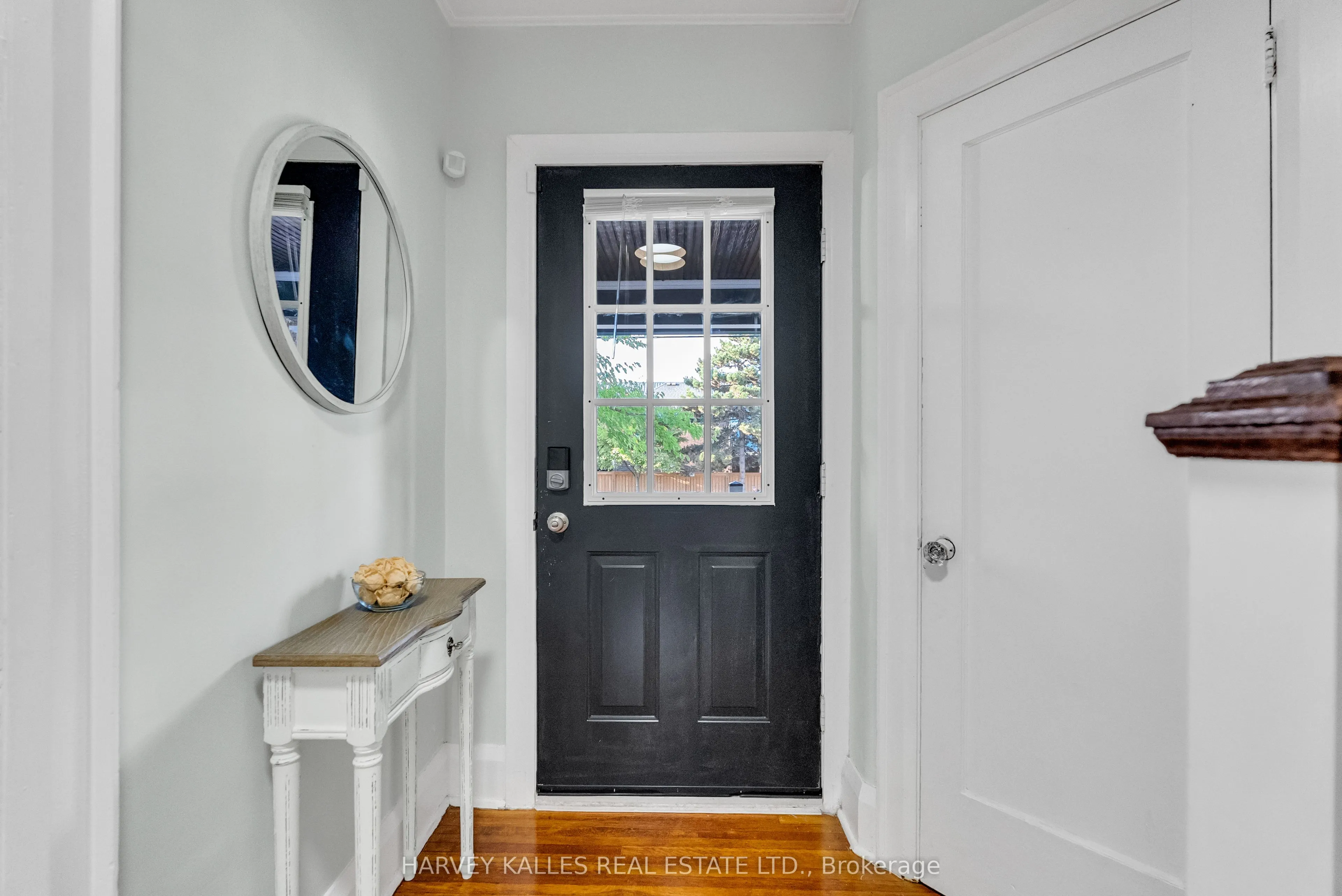 89 Lawrence Avenue W