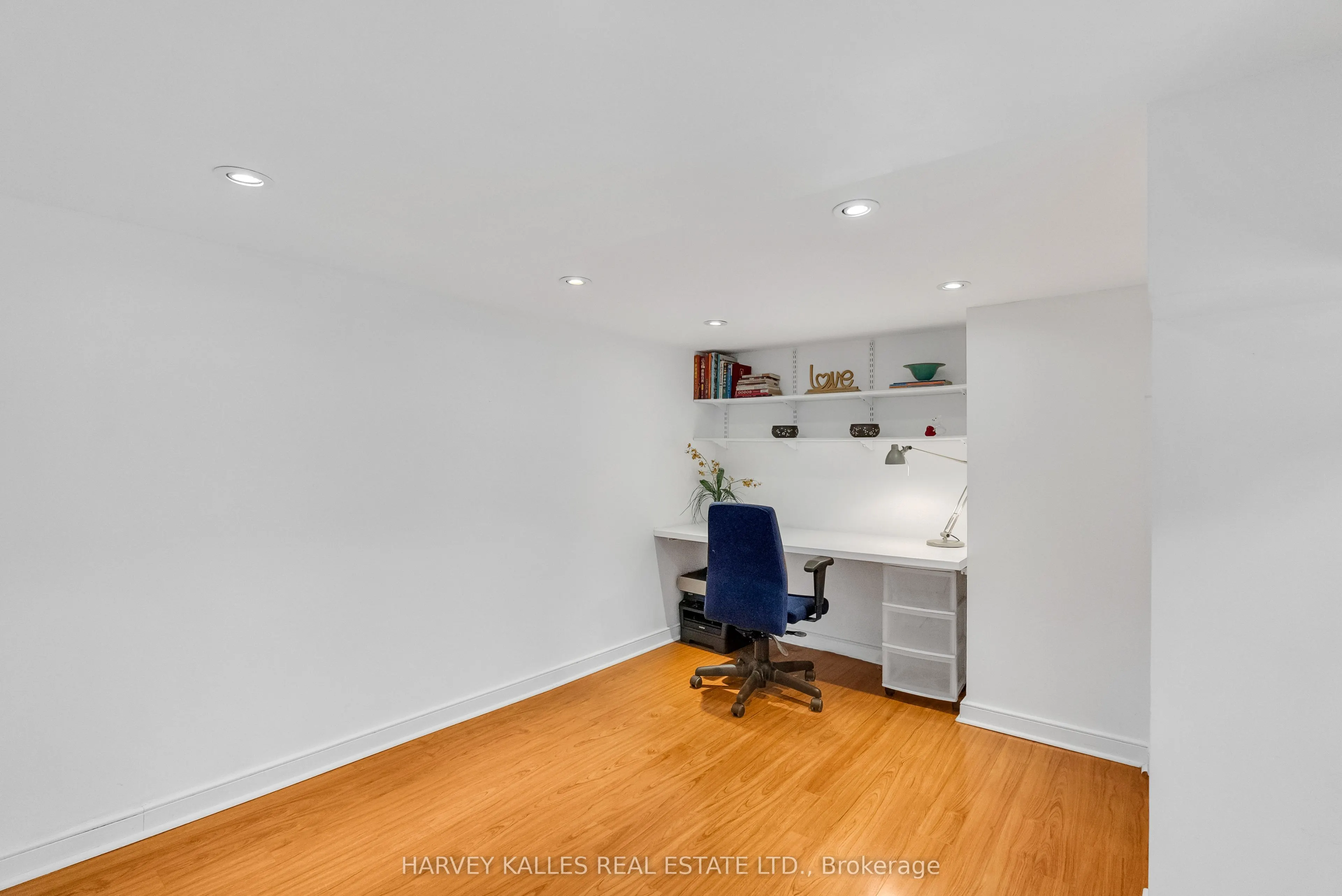89 Lawrence Avenue W