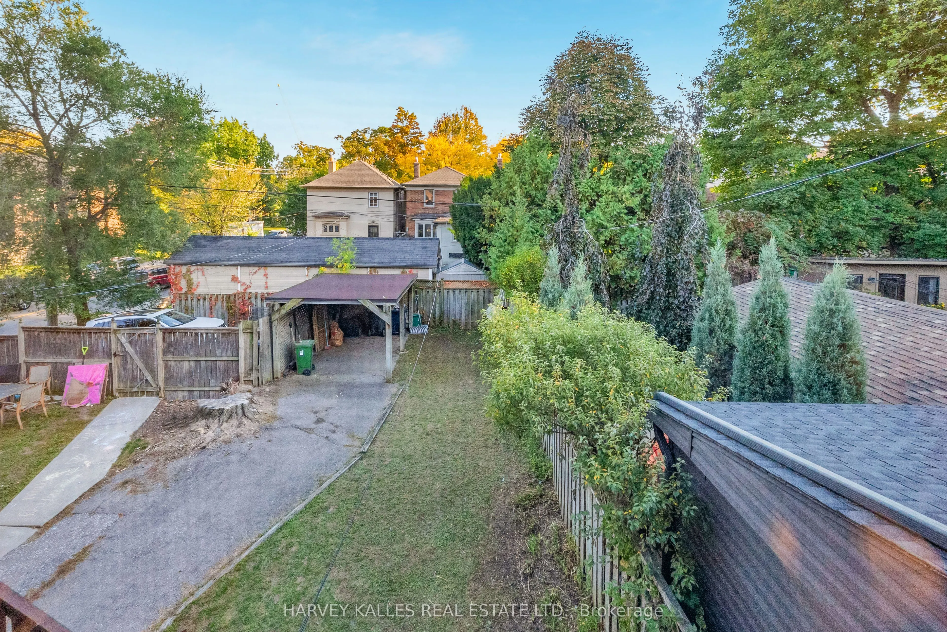 89 Lawrence Avenue W