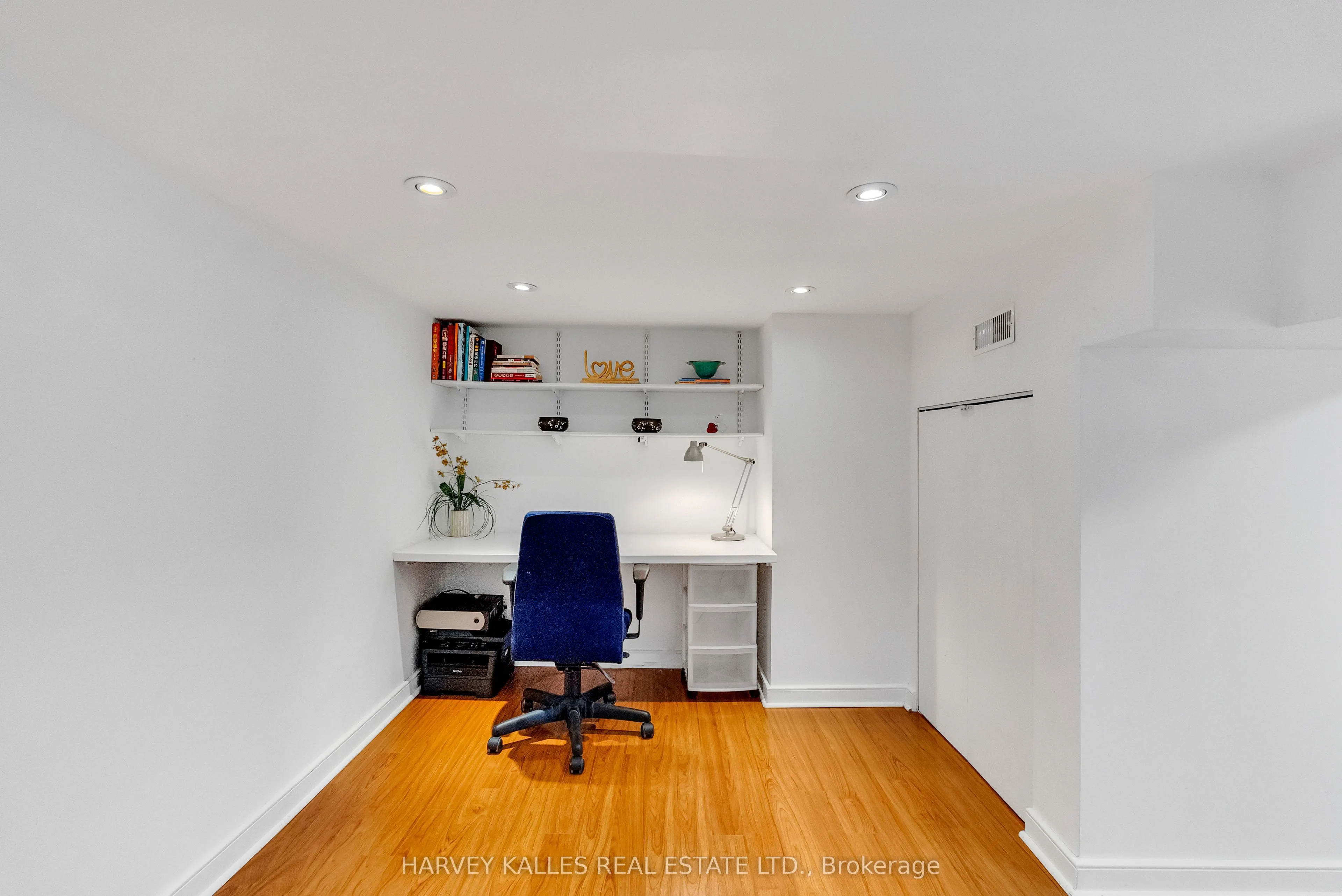 89 Lawrence Avenue W