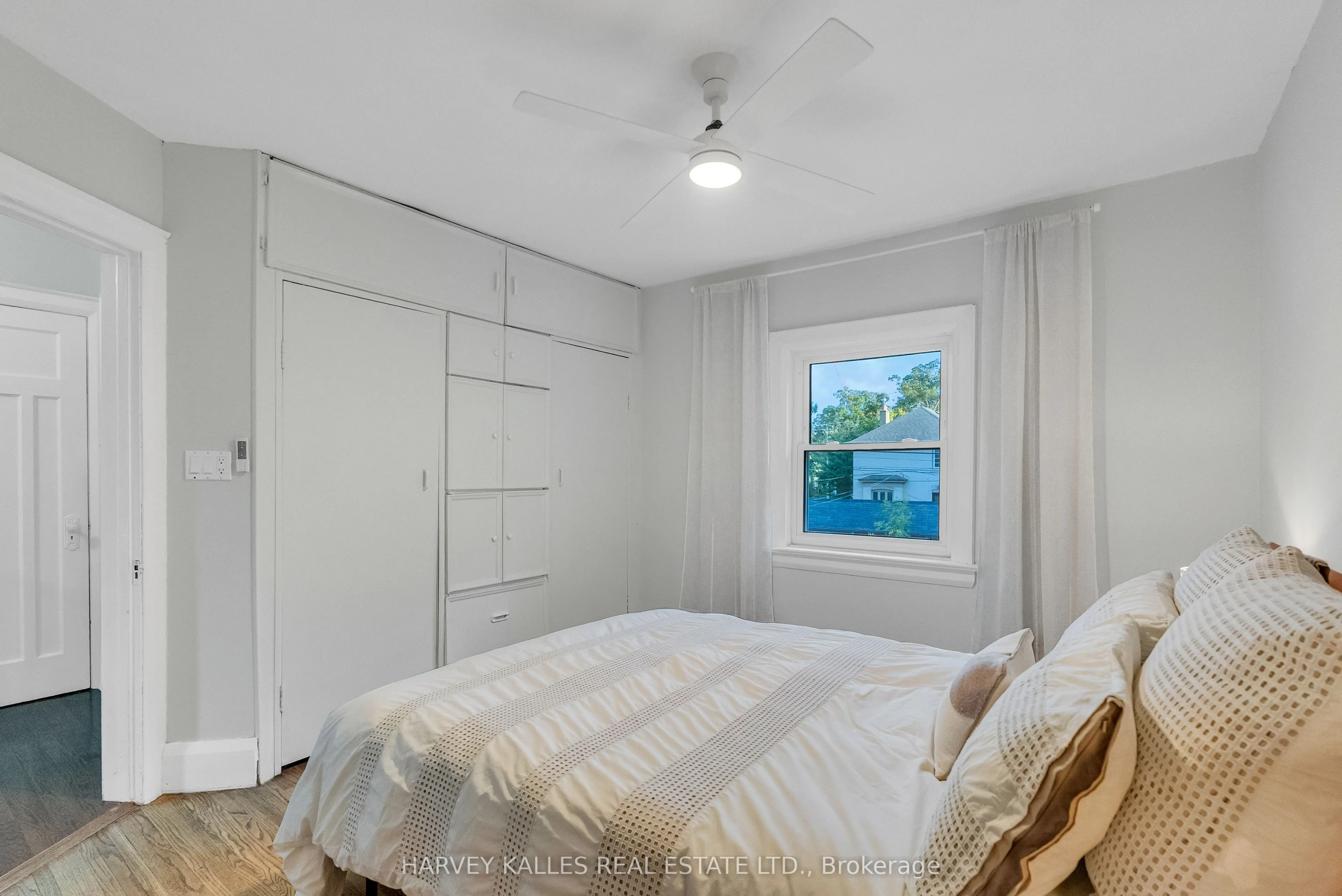 89 Lawrence Avenue W