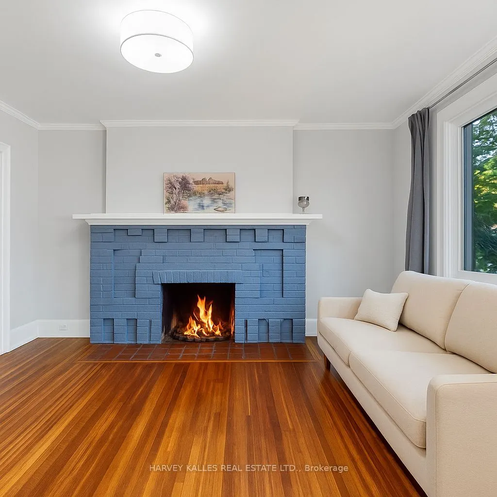 89 Lawrence Avenue W