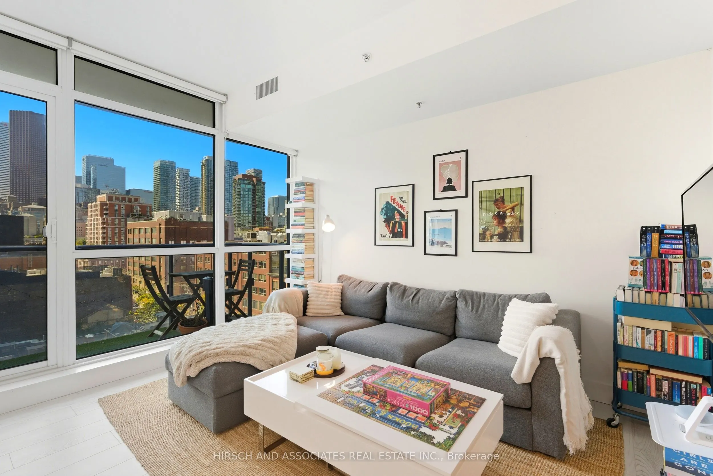 39 Sherbourne Street, #904