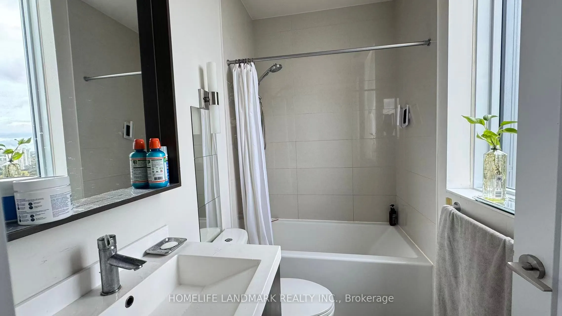 18 Graydon Hall Drive, #PH11