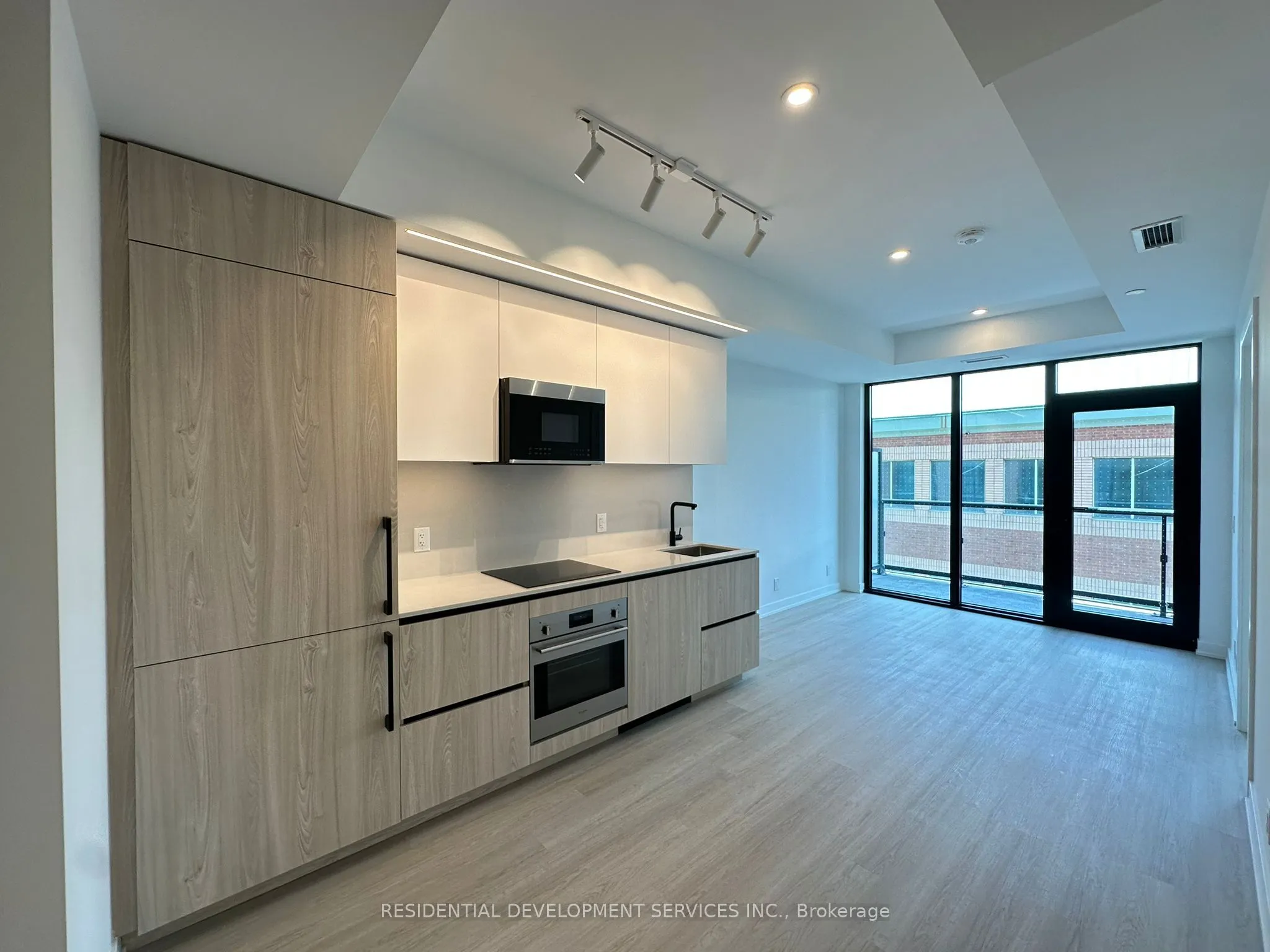 699 Sheppard Avenue E, #303