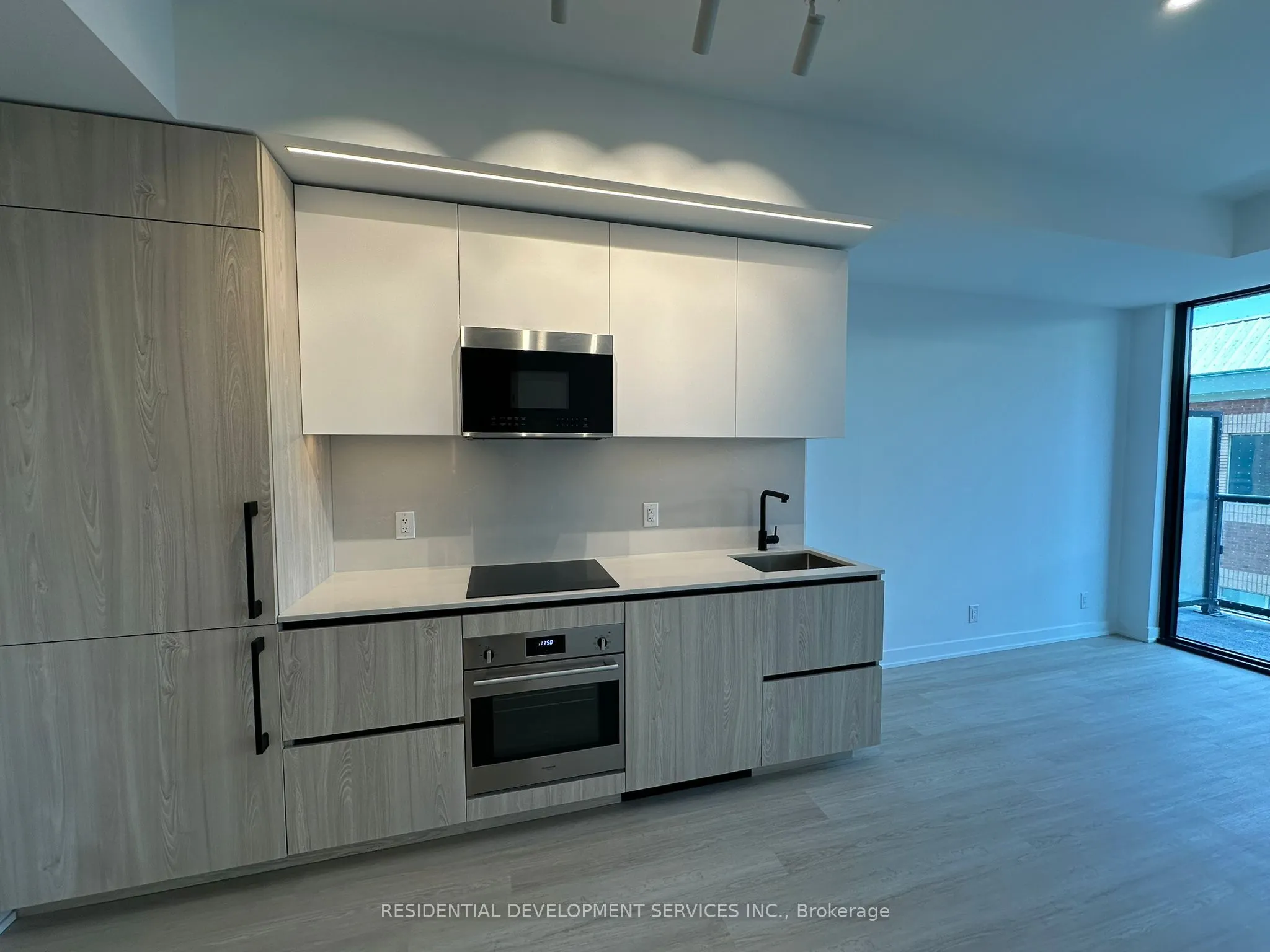 699 Sheppard Avenue E, #303
