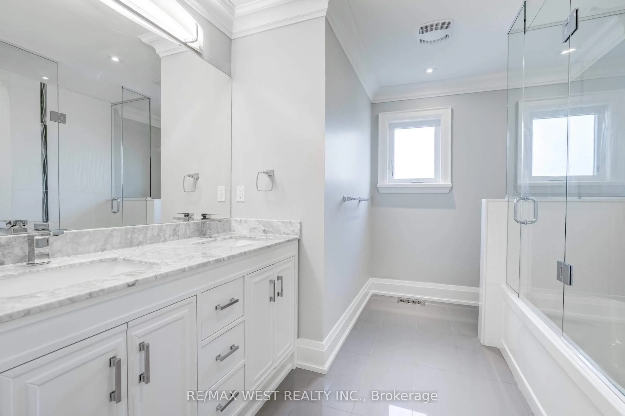 352B Lawrence Avenue W