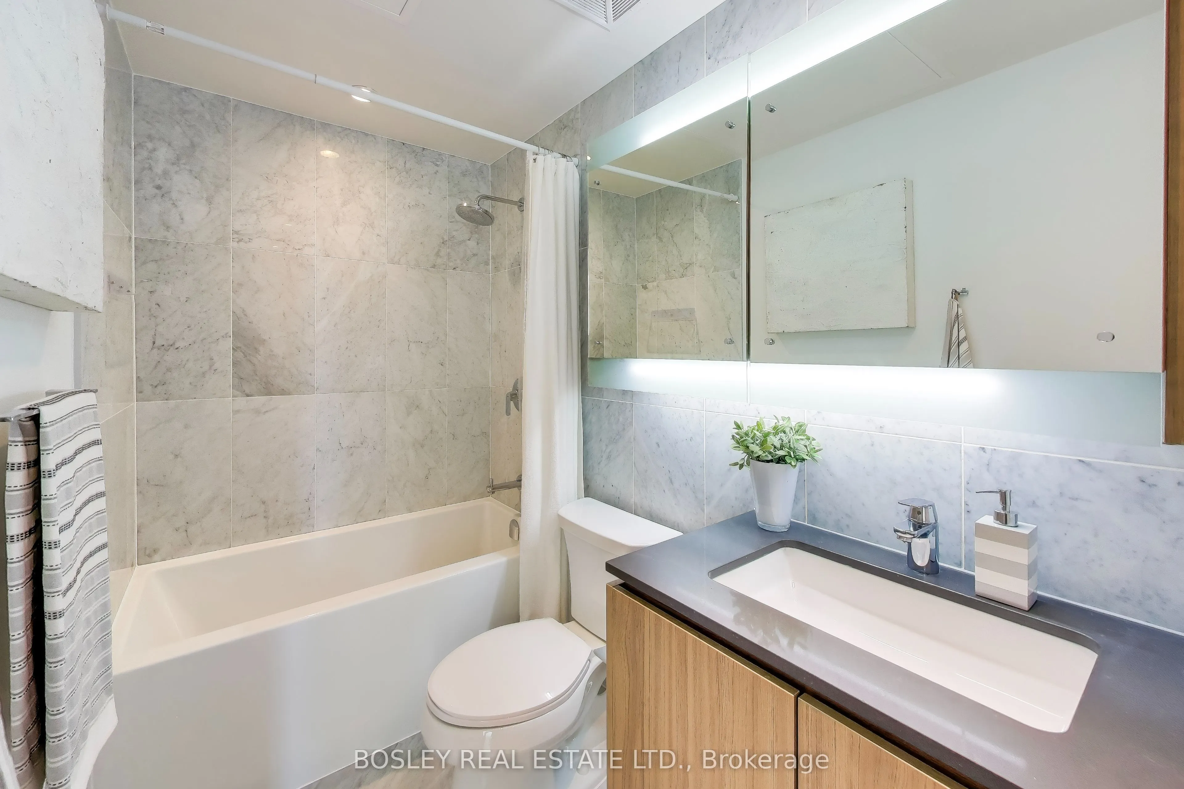 70 Queens Wharf Road, #3315