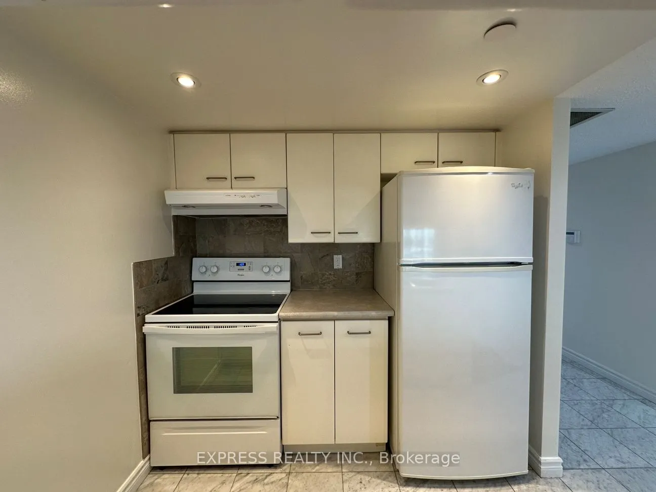 38 Elm Street, #1707