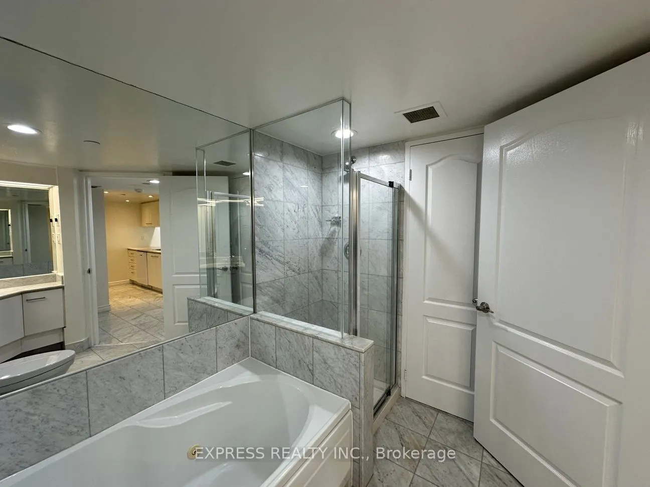 38 Elm Street, #1707
