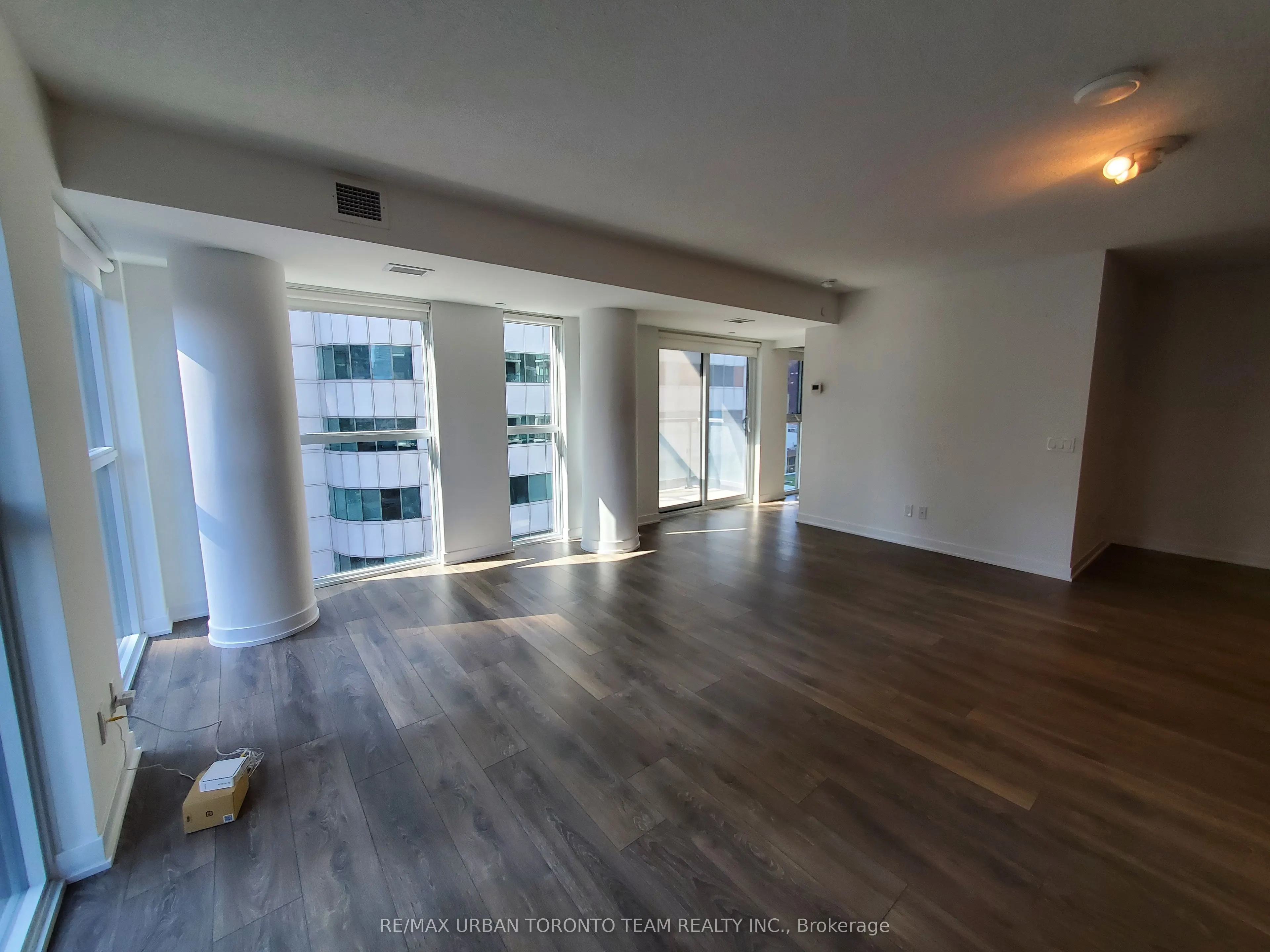 87 Peter Street, #817