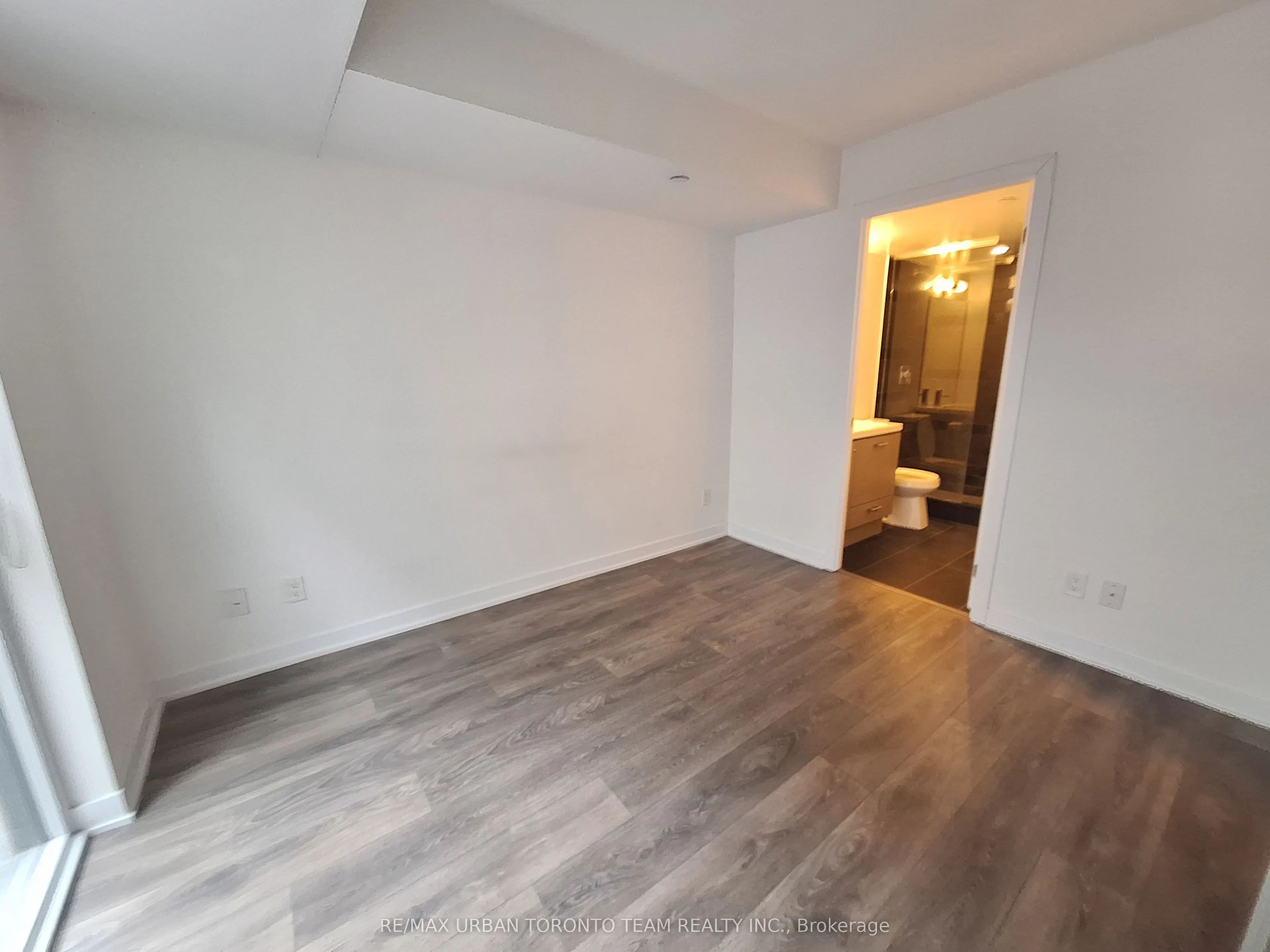 87 Peter Street, #817