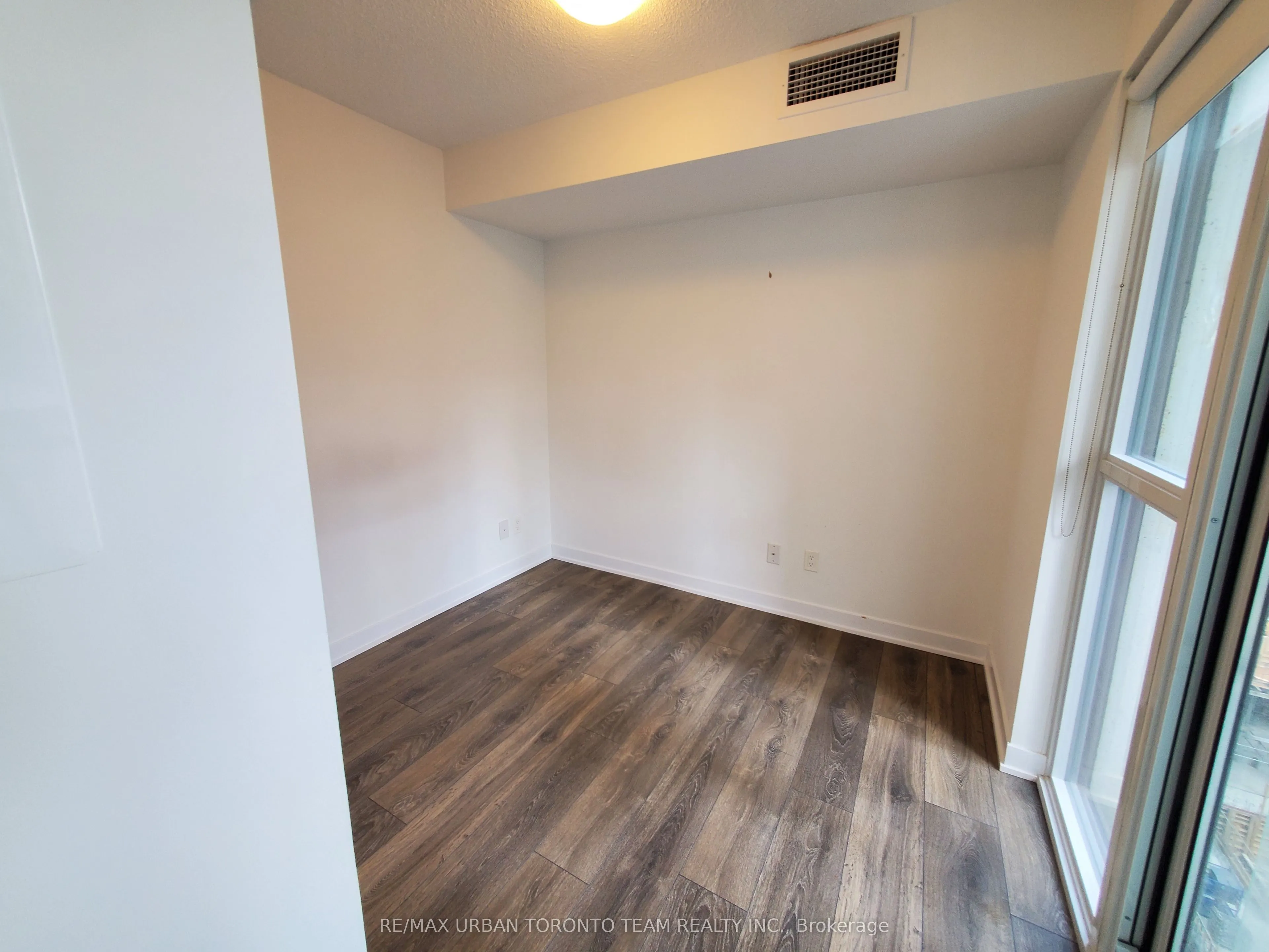 87 Peter Street, #817