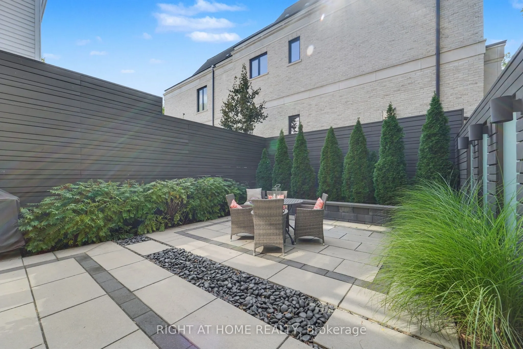 25 Clarendon Avenue