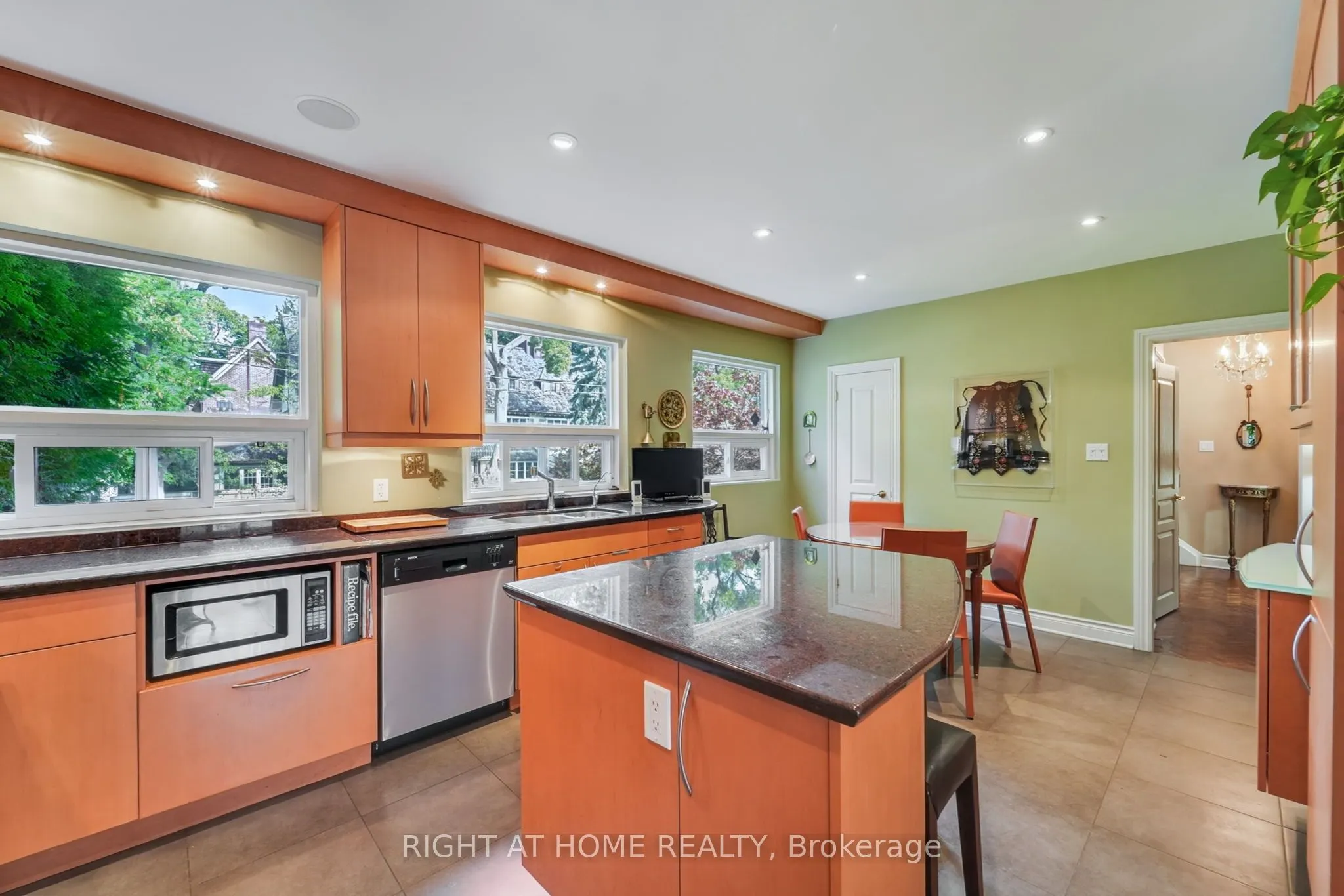 25 Clarendon Avenue