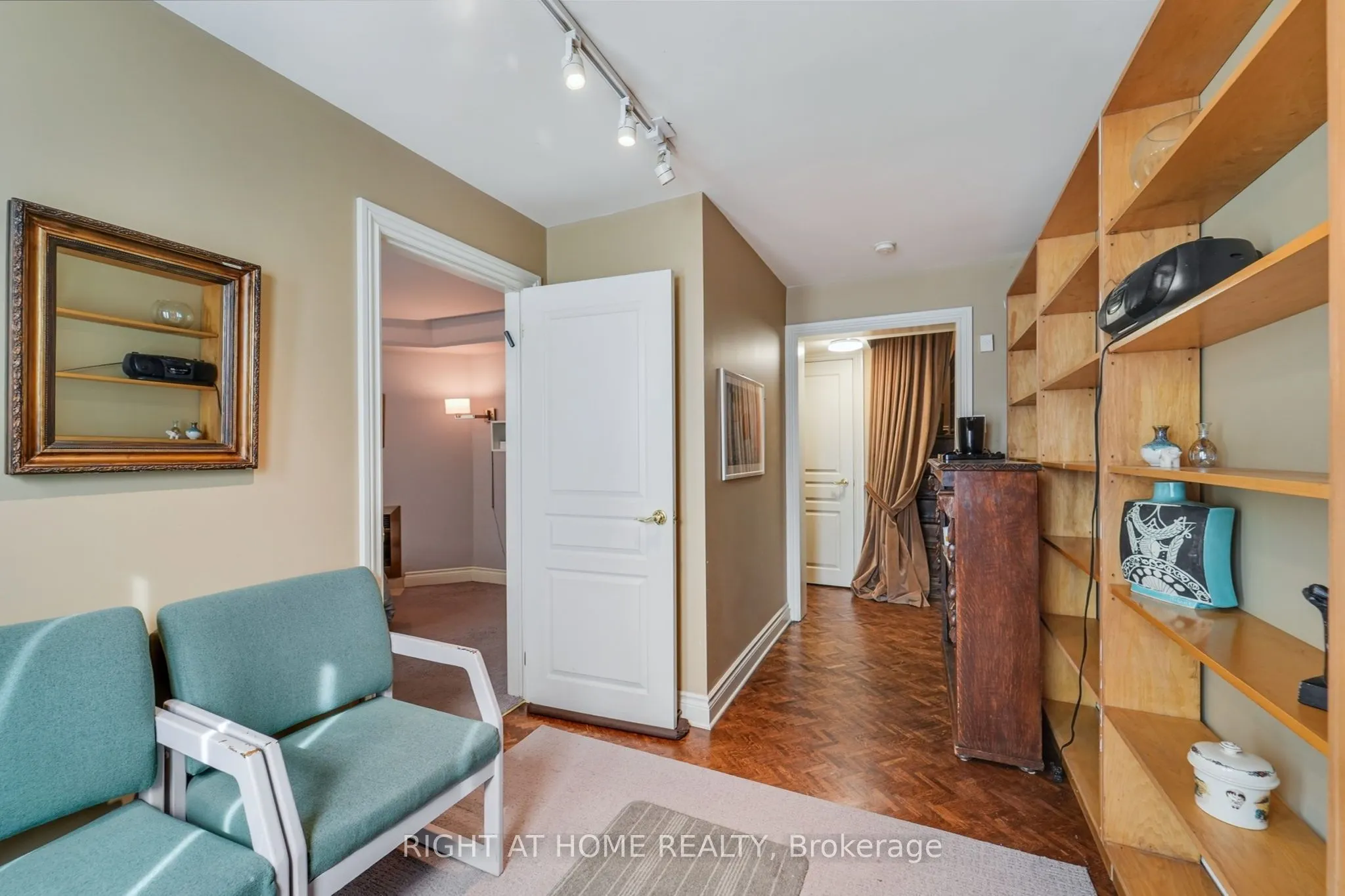 25 Clarendon Avenue