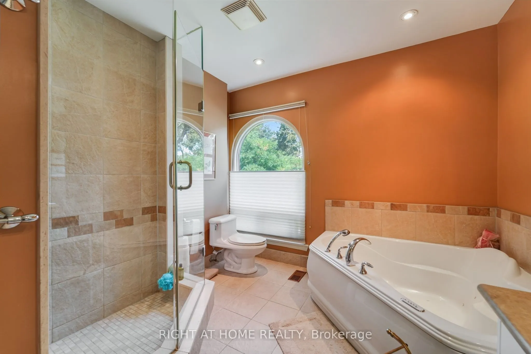 25 Clarendon Avenue