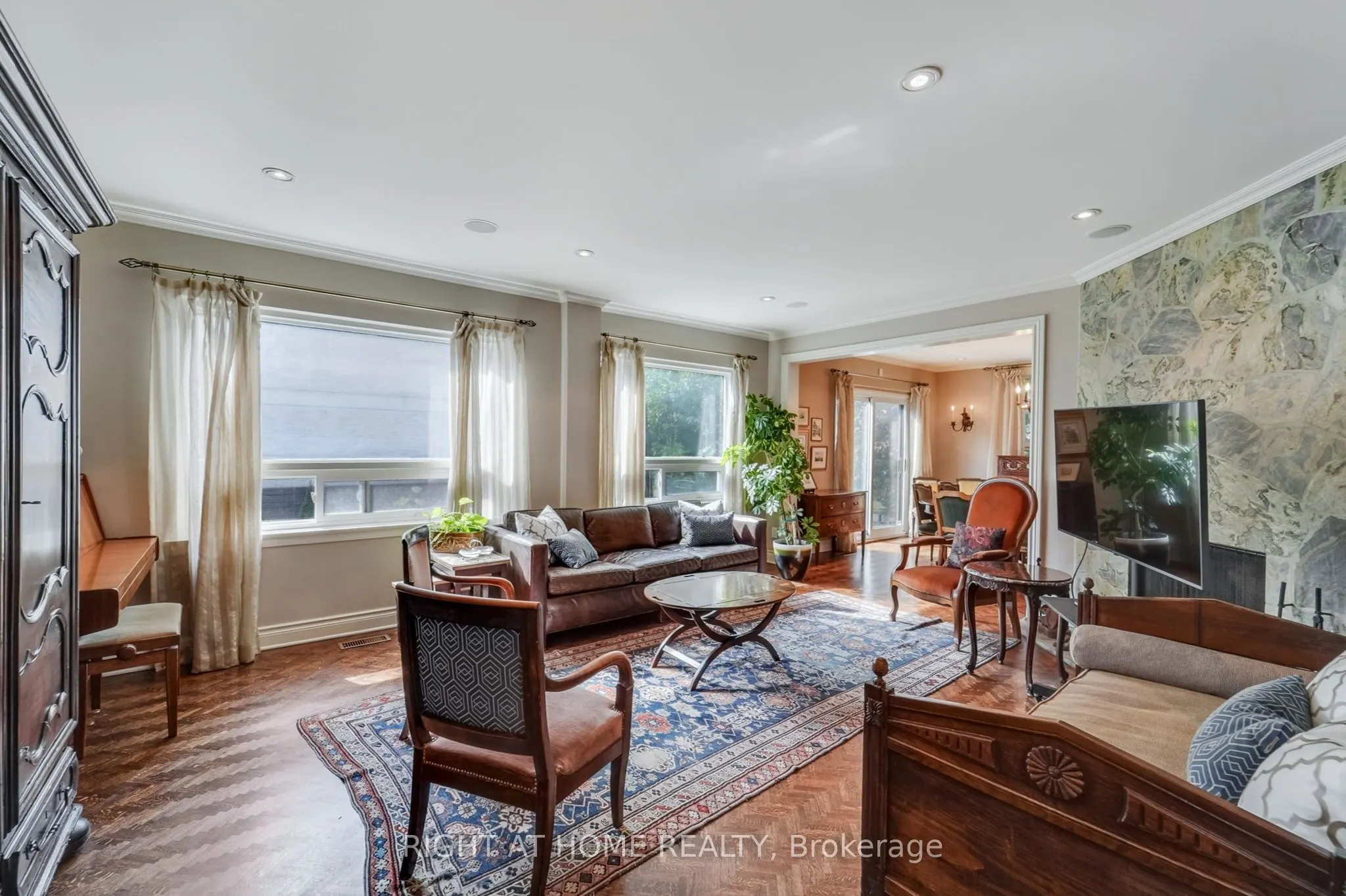 25 Clarendon Avenue