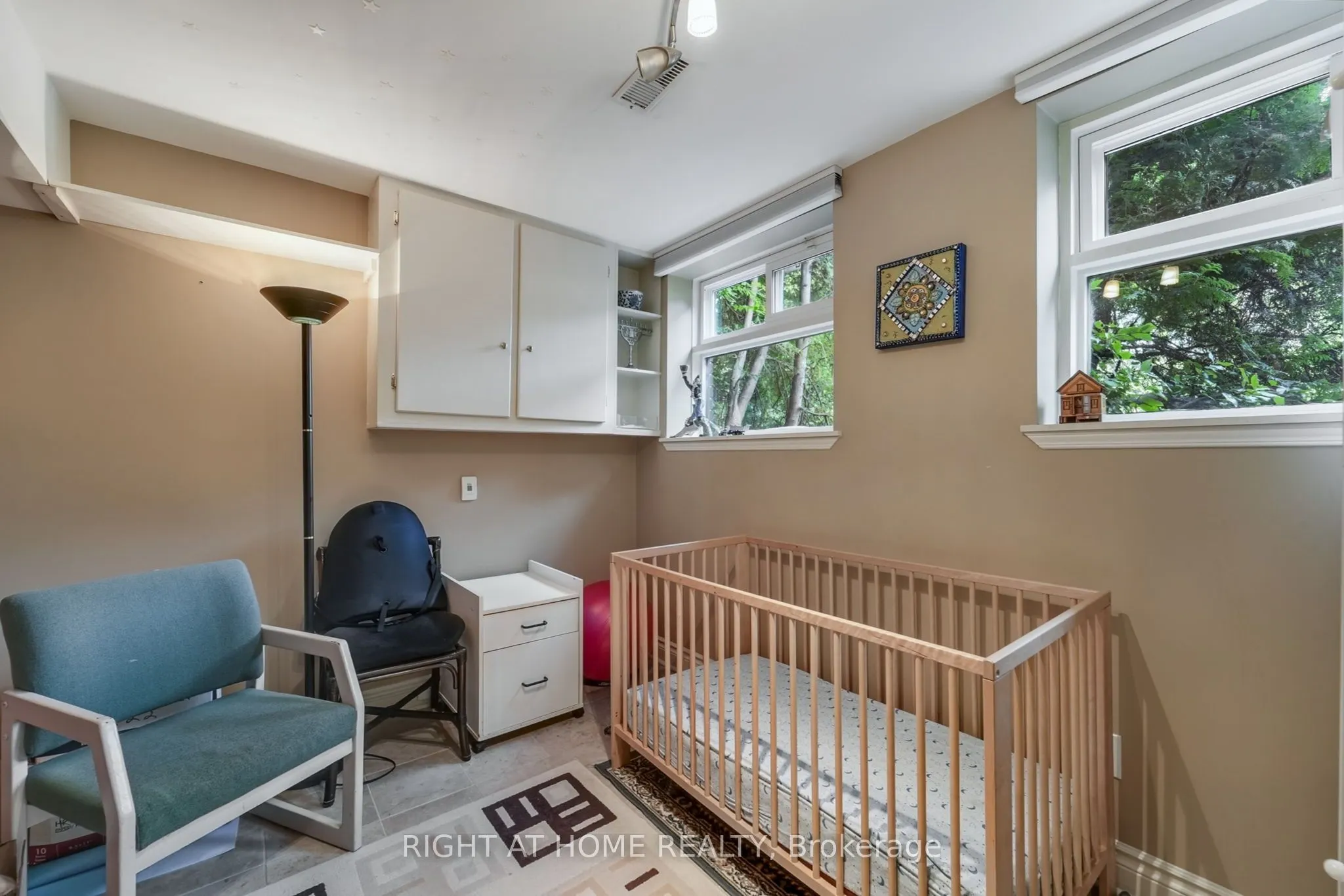 25 Clarendon Avenue