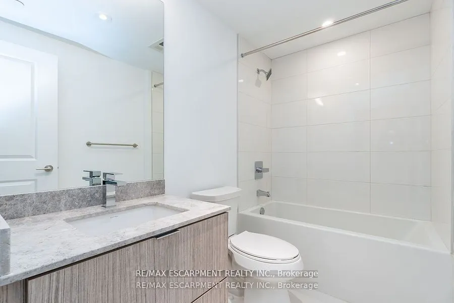395 Bloor Street E, #2201