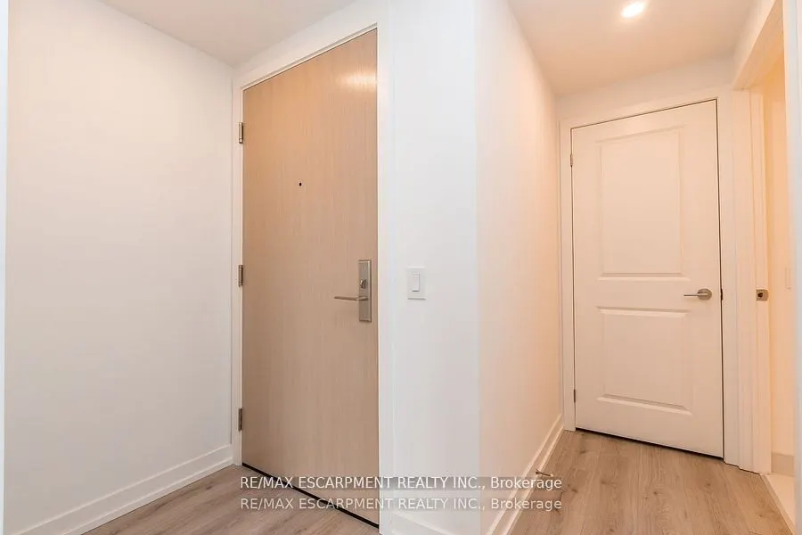 395 Bloor Street E, #2201