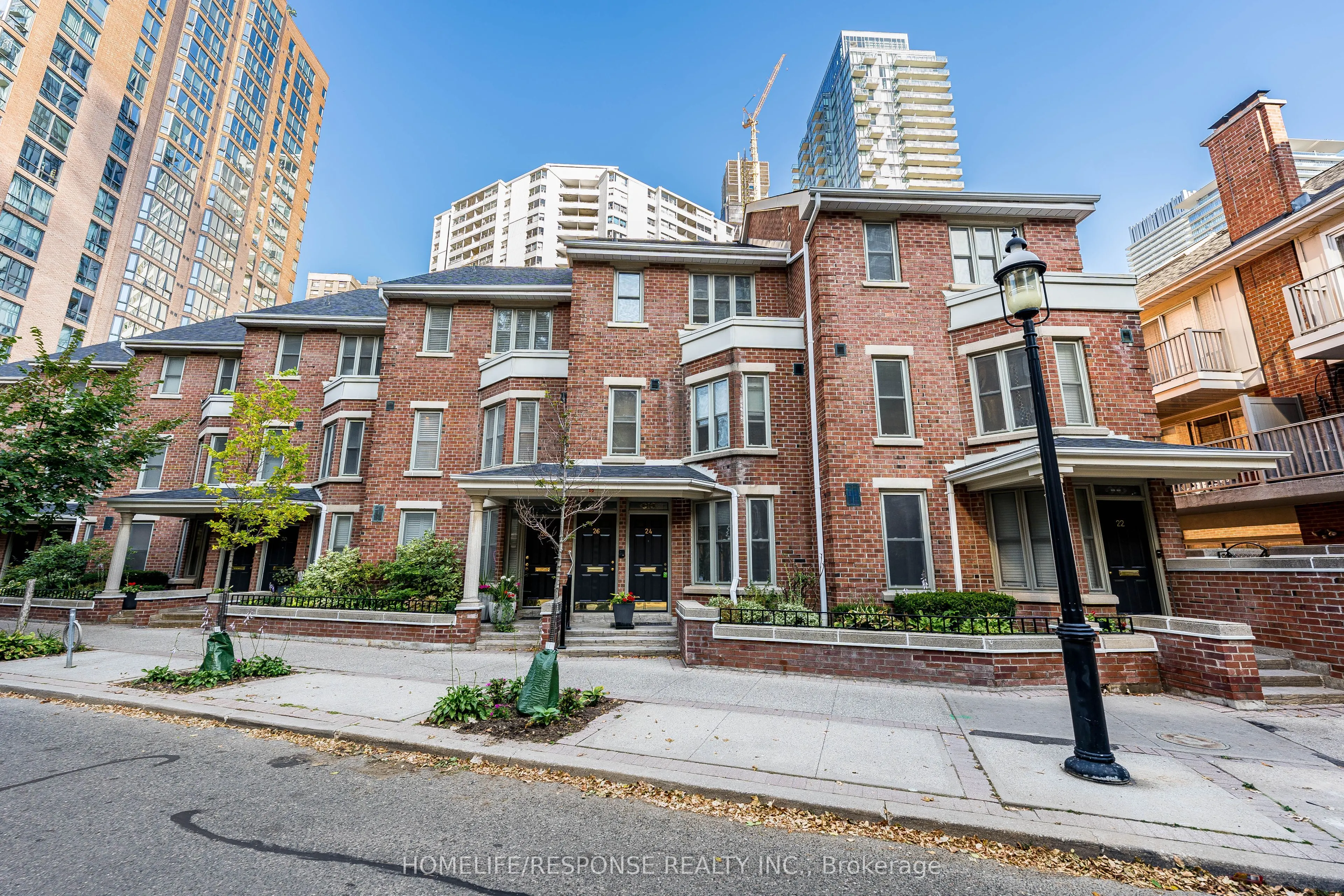 24 IRWIN Avenue