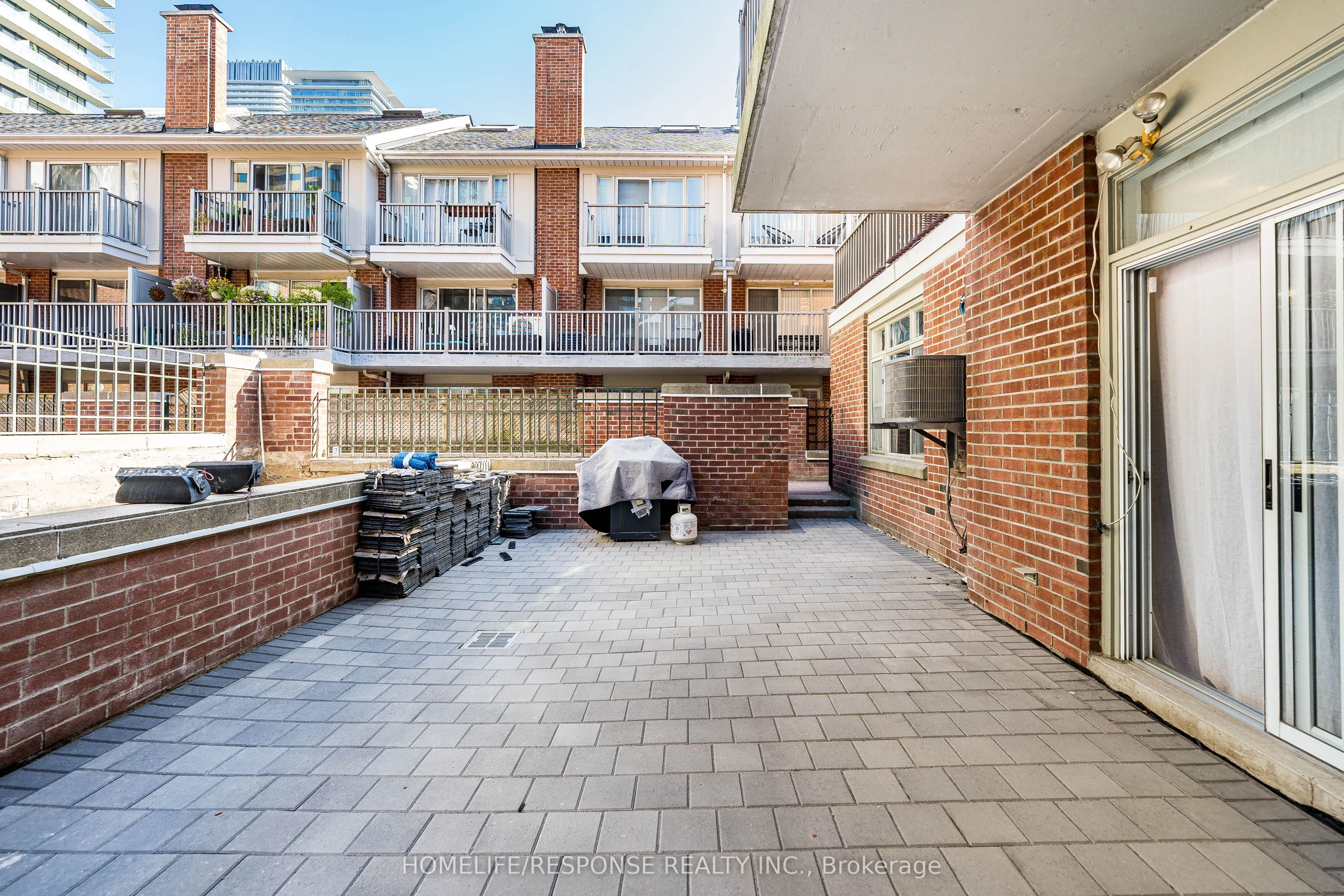 24 IRWIN Avenue