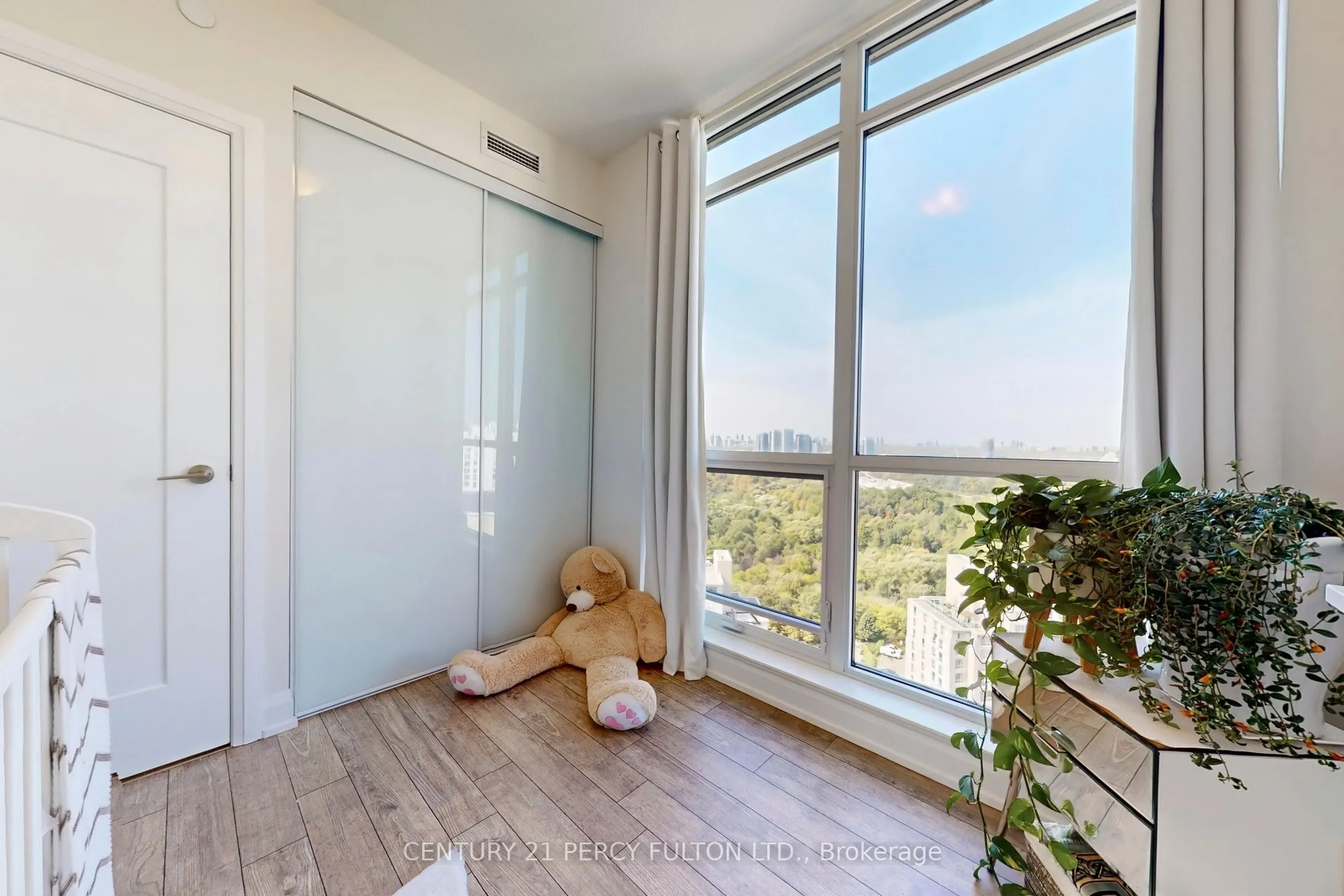 18 Graydon Hall Drive, #2405