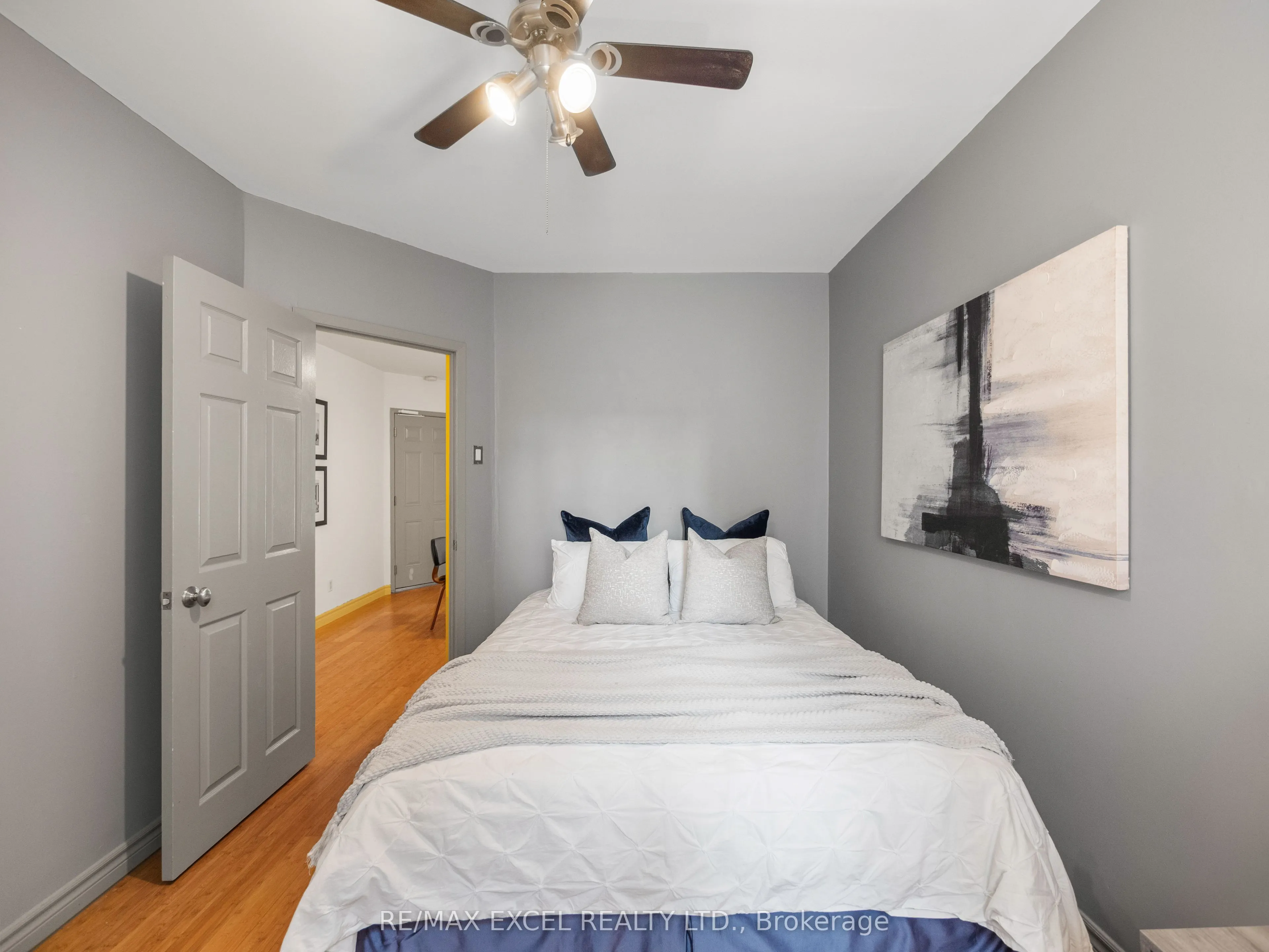 137 Gerrard Street E, #Main