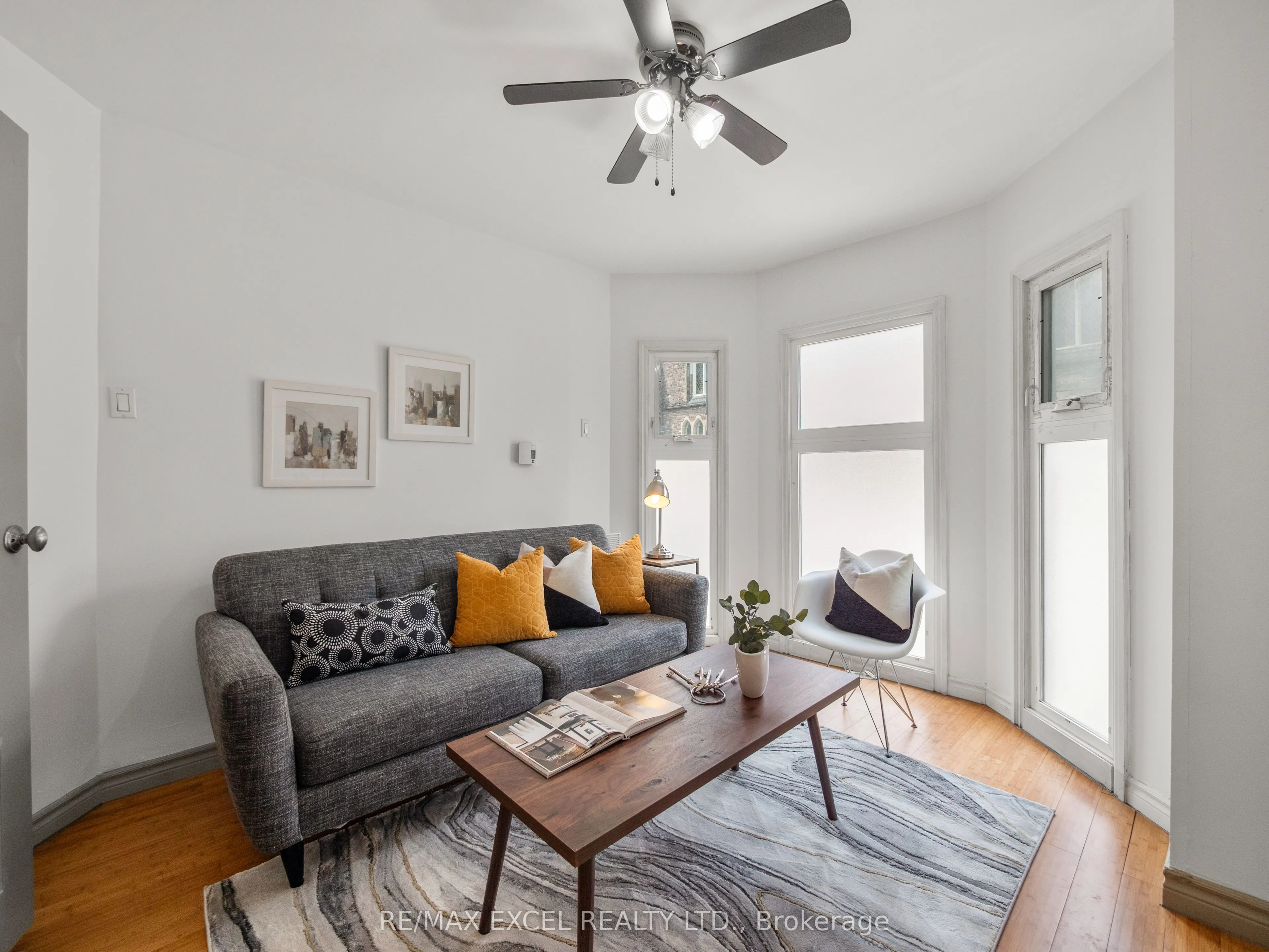137 Gerrard Street E, #Main