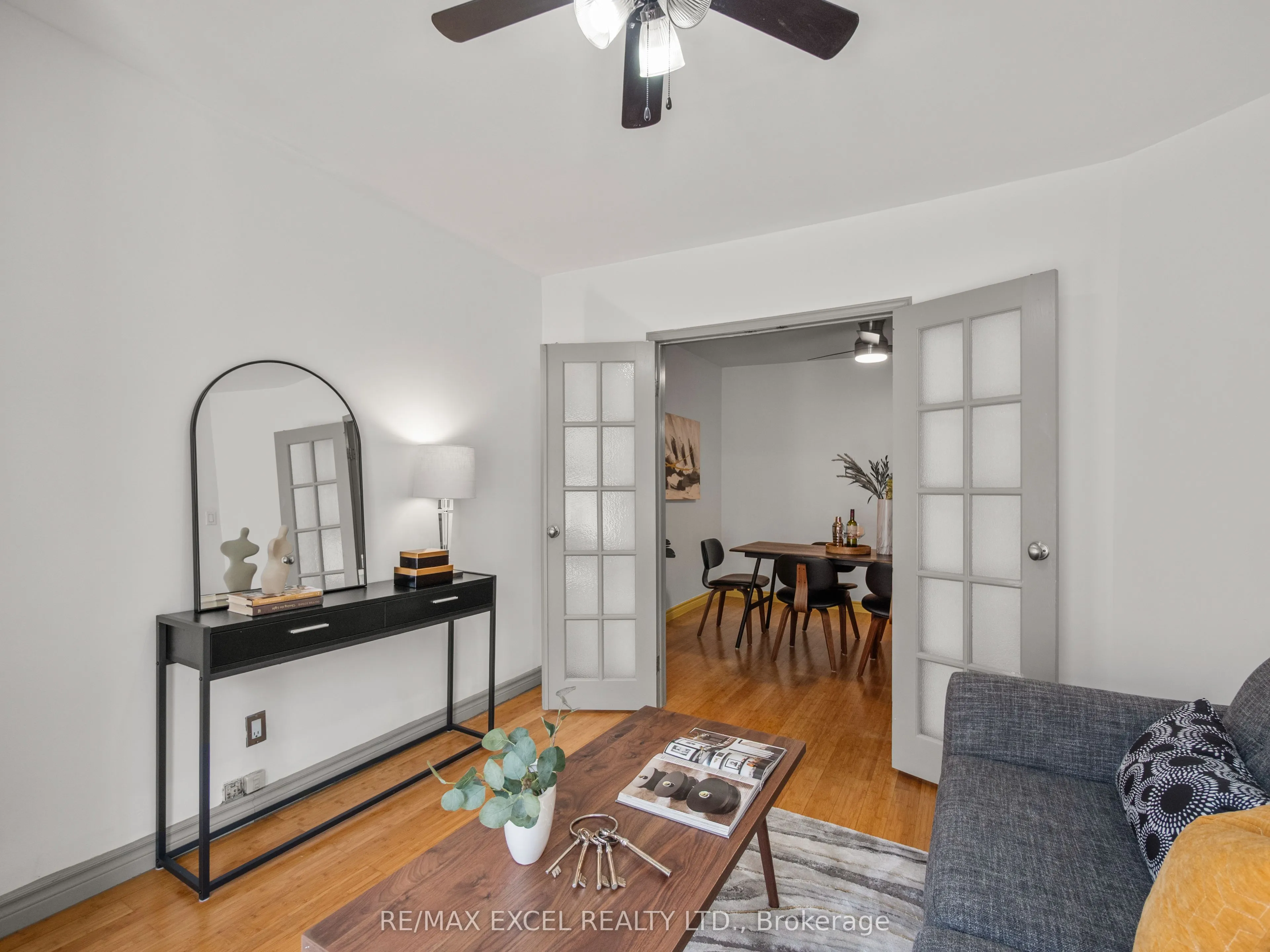137 Gerrard Street E, #Main
