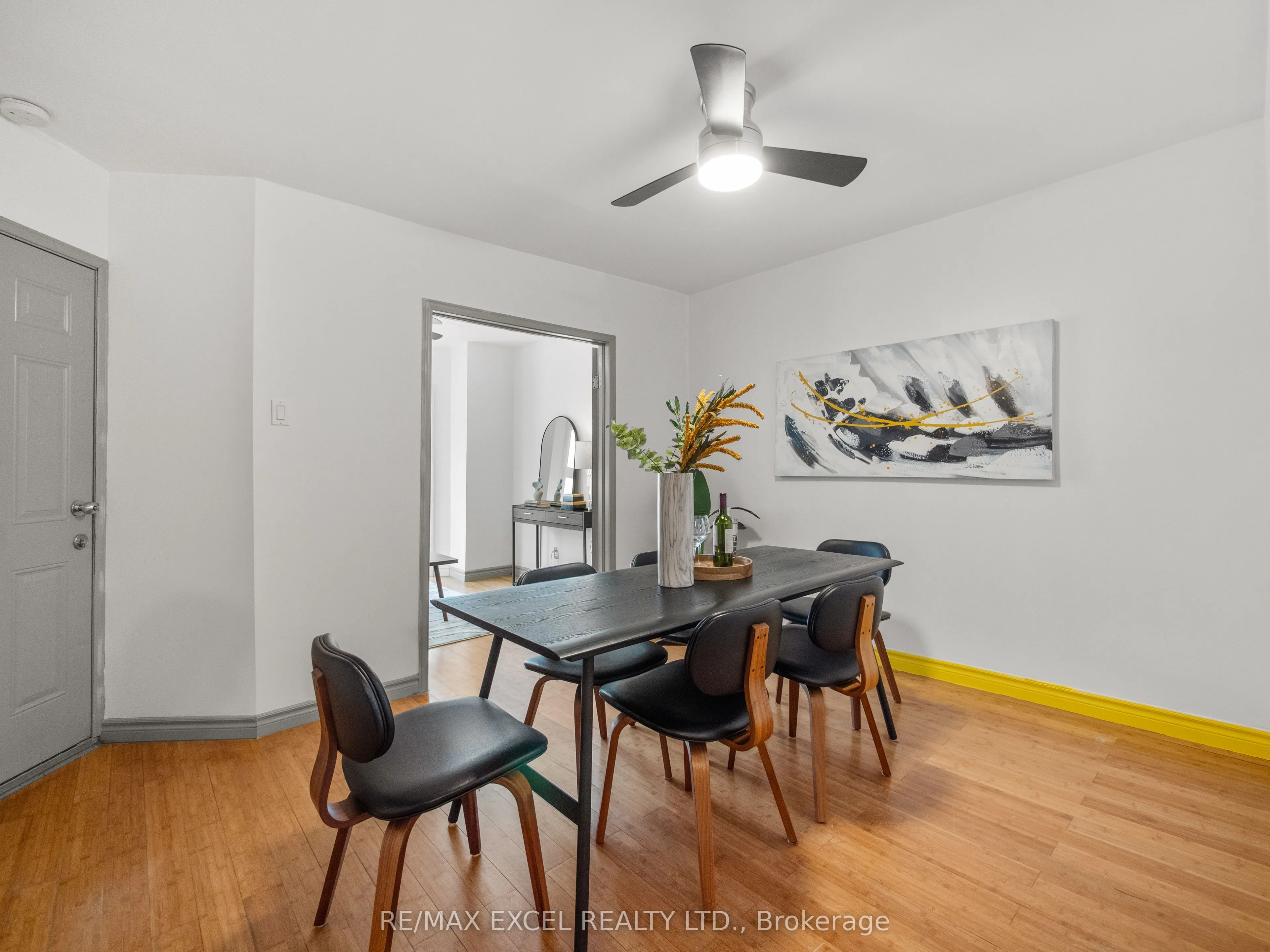 137 Gerrard Street E, #Main