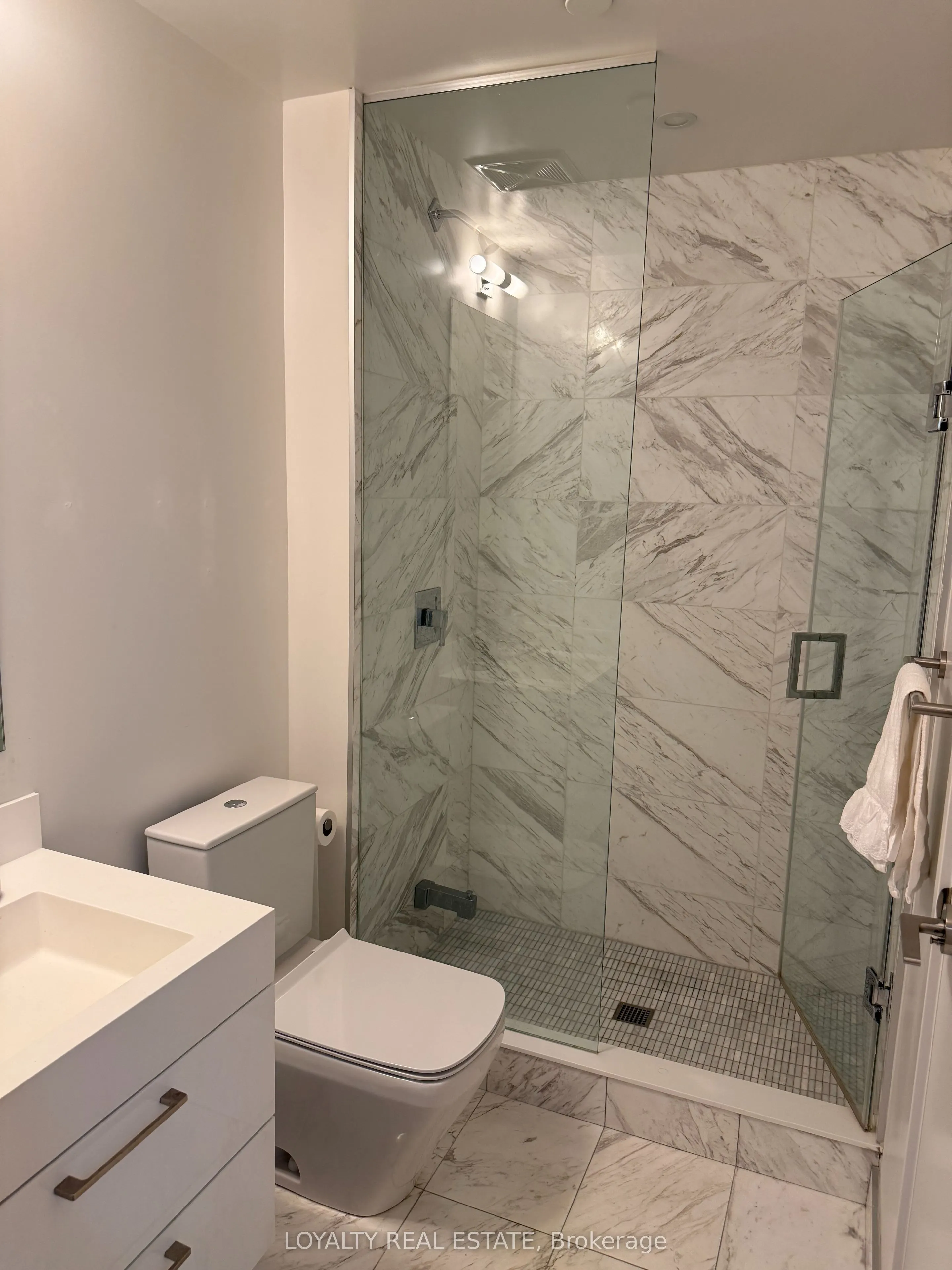 1 Yorkville Avenue, #801