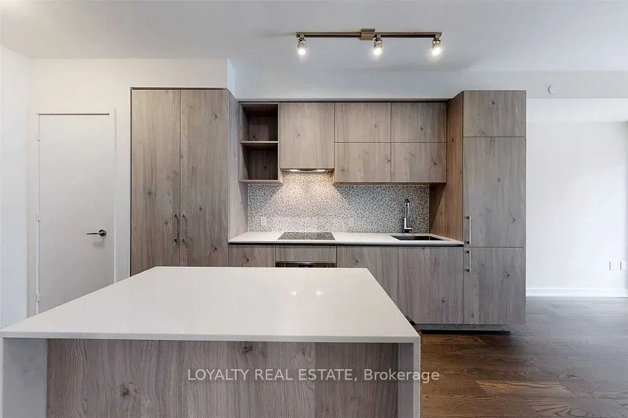 1 Yorkville Avenue, #801