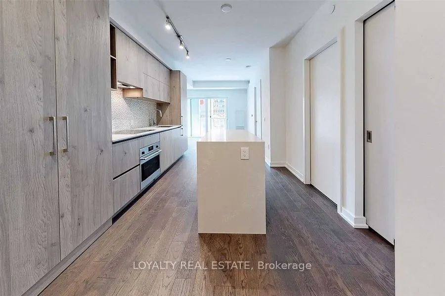 1 Yorkville Avenue, #801