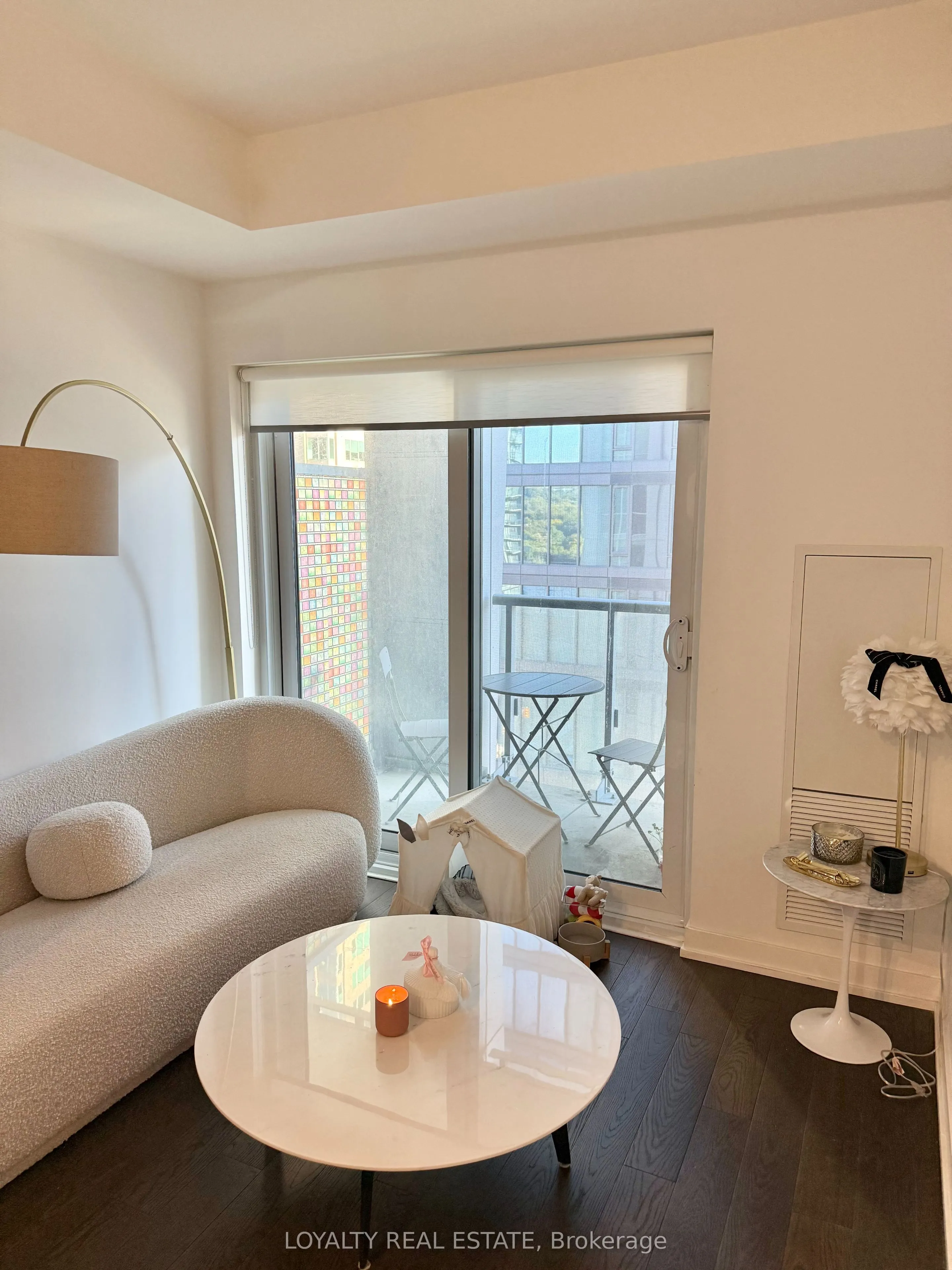 1 Yorkville Avenue, #801