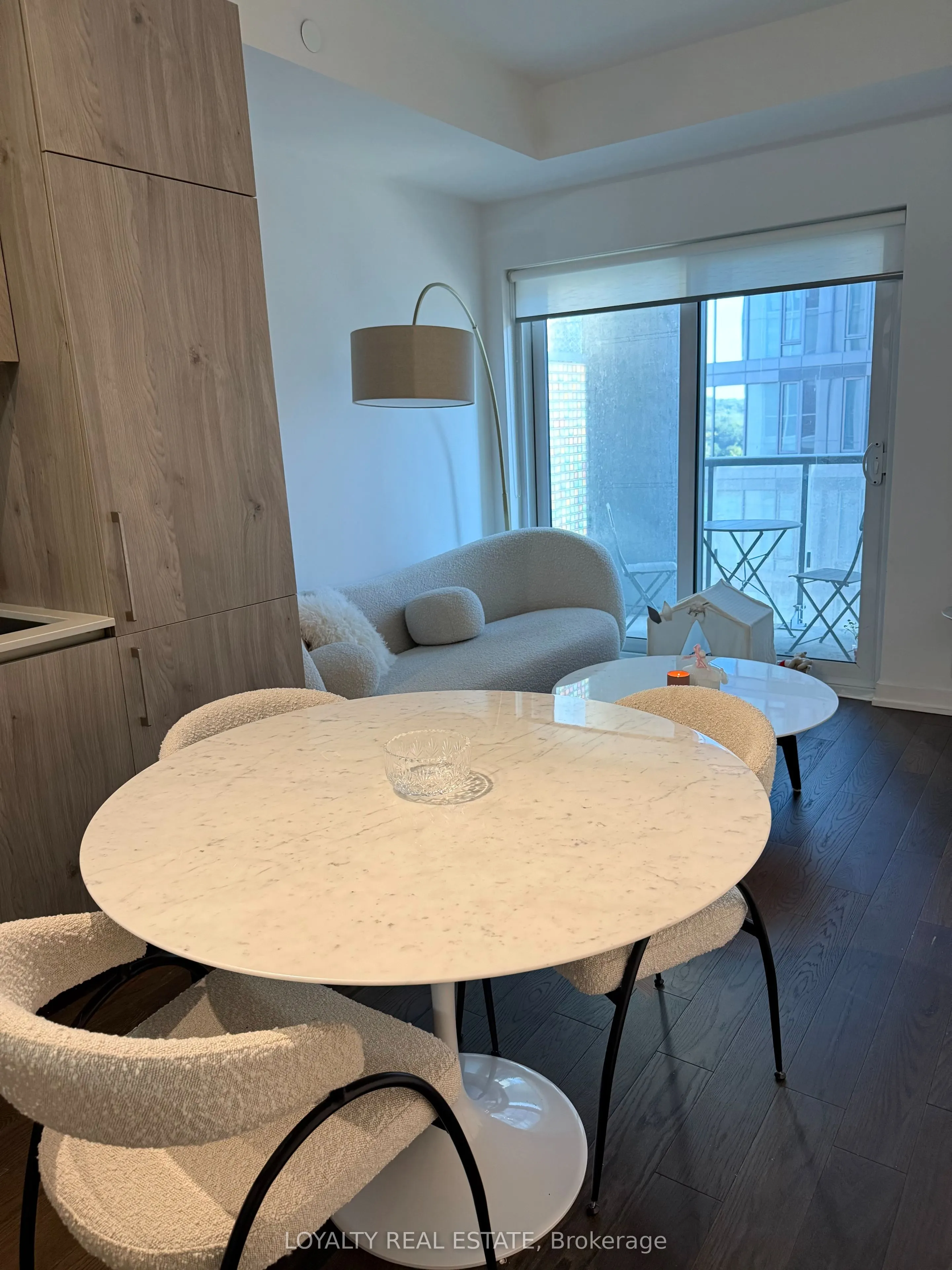 1 Yorkville Avenue, #801