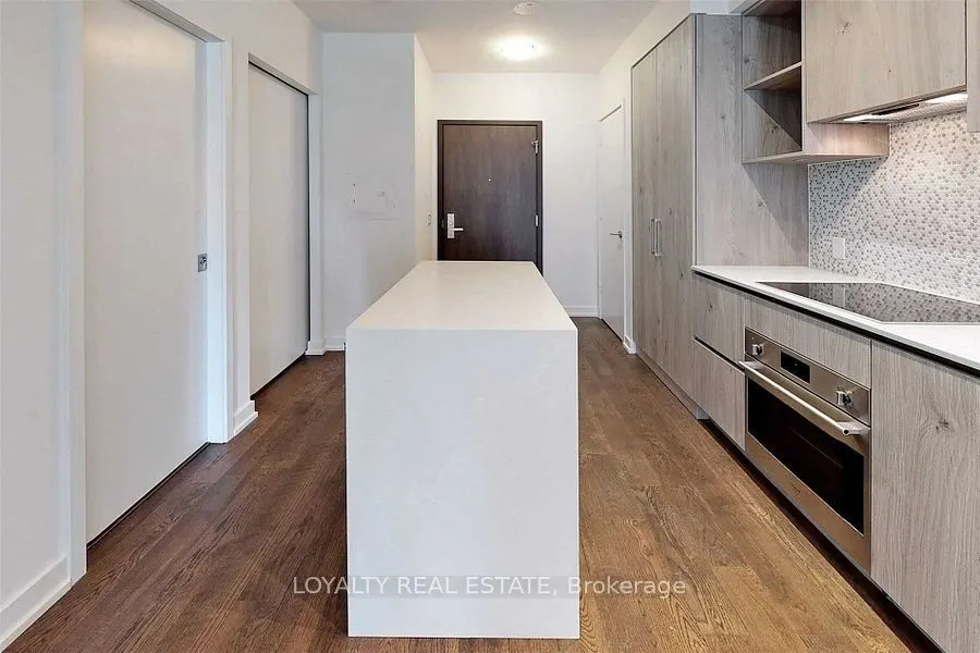 1 Yorkville Avenue, #801