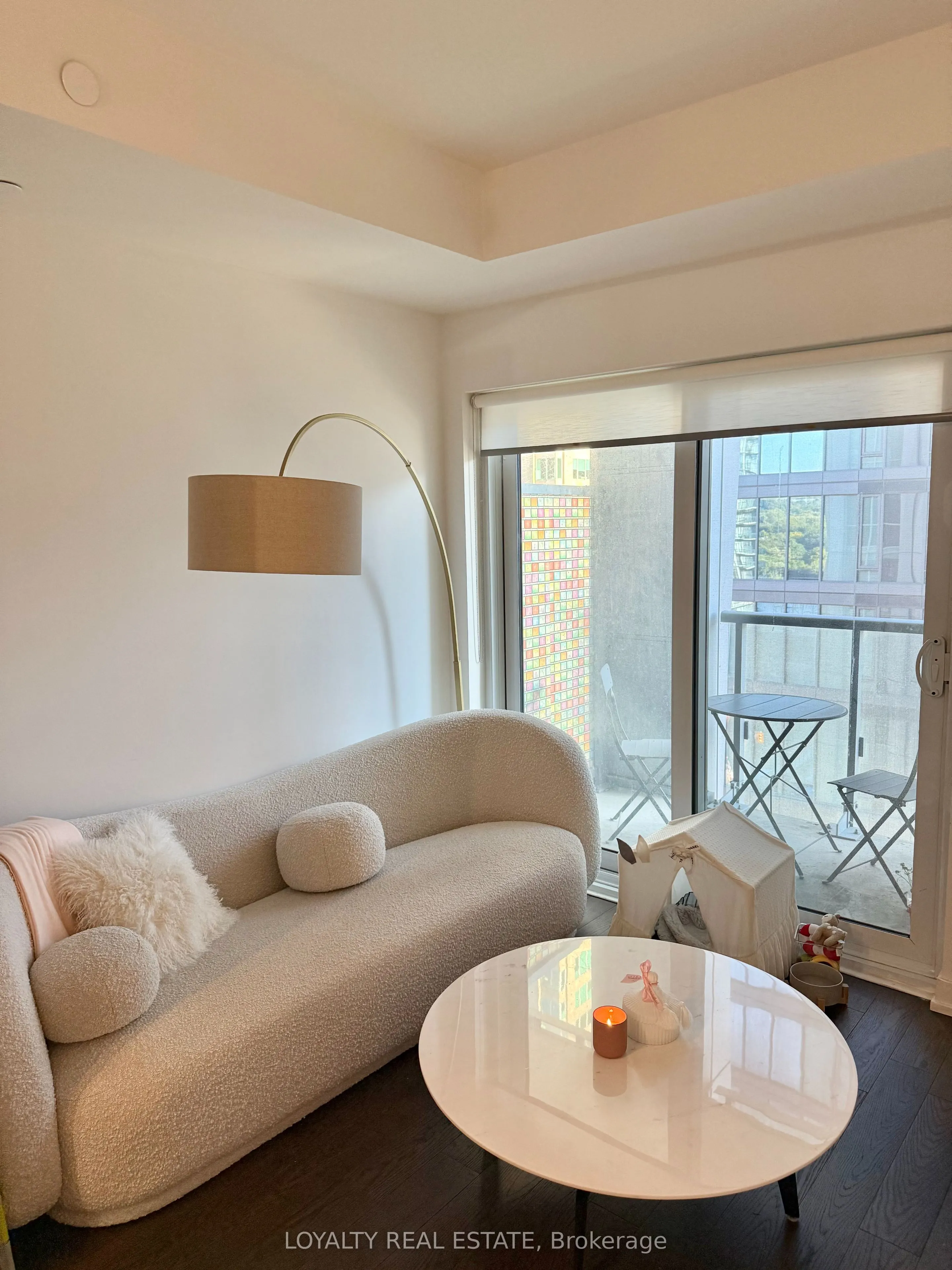 1 Yorkville Avenue, #801