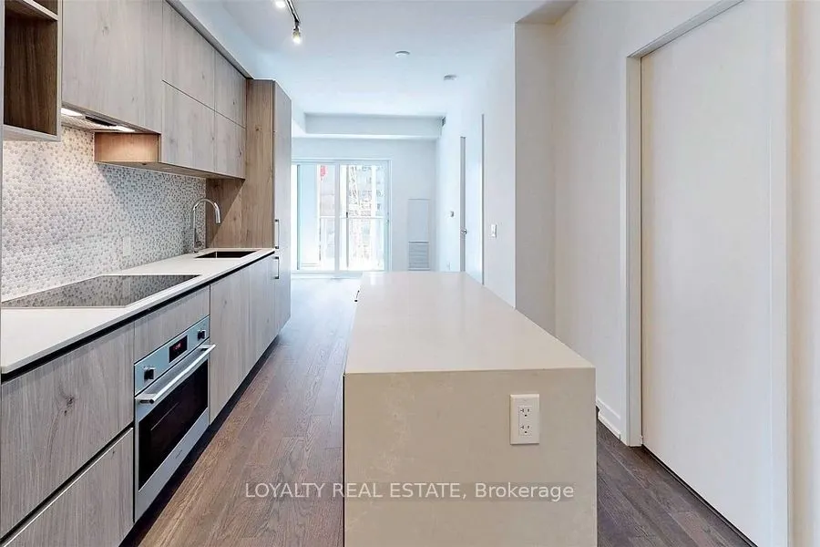 1 Yorkville Avenue, #801
