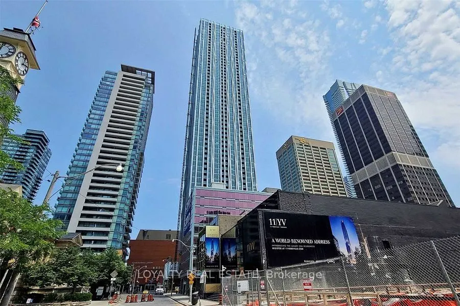 1 Yorkville Avenue, #801