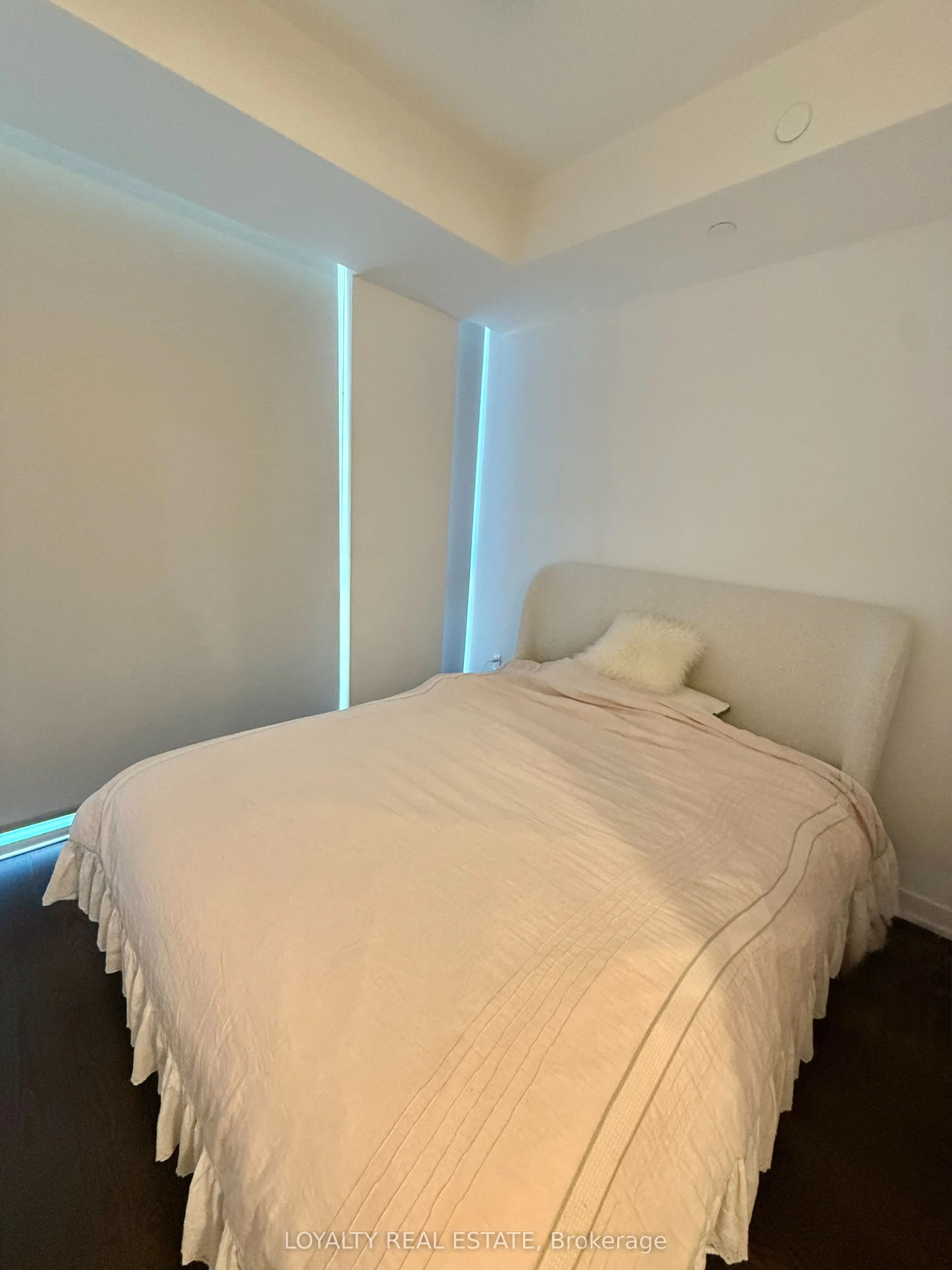 1 Yorkville Avenue, #801