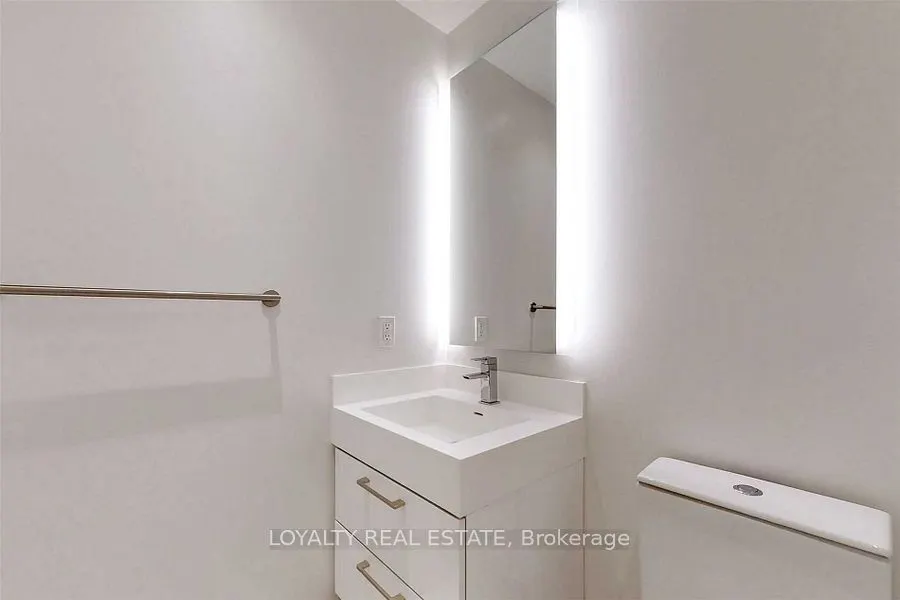 1 Yorkville Avenue, #801