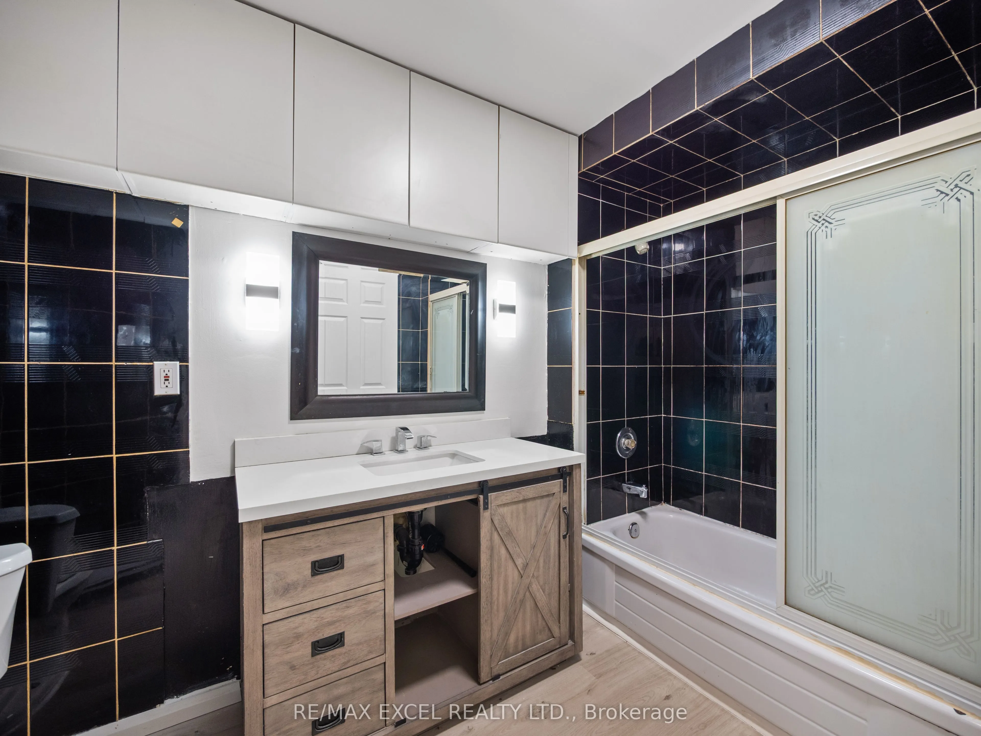 137 Gerrard Street E, #Bsmt