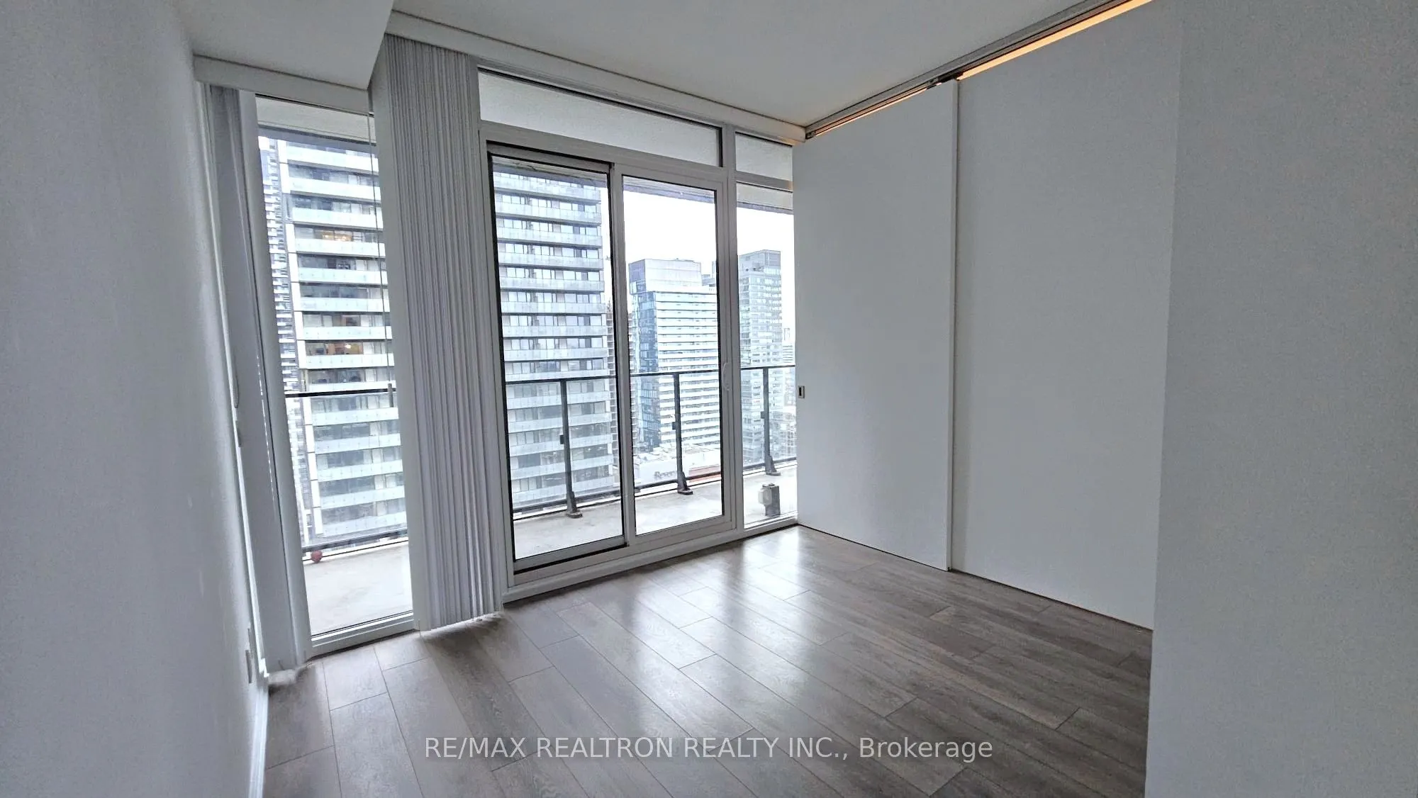 125 Peter Street, #2410