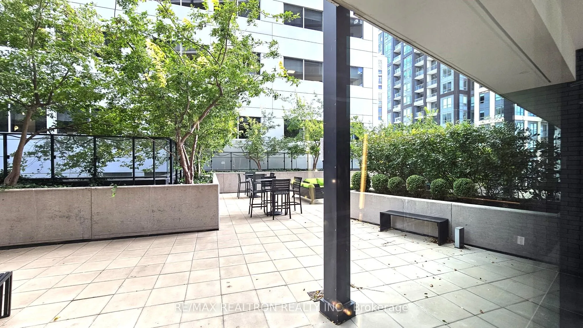 125 Peter Street, #2410