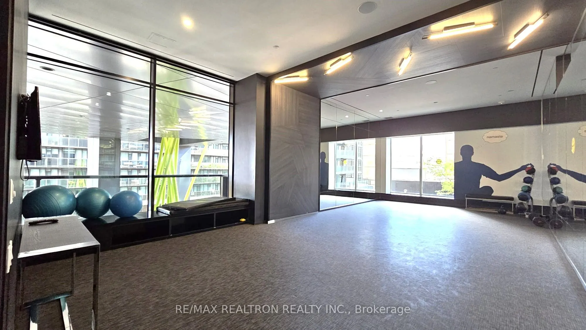 125 Peter Street, #2410