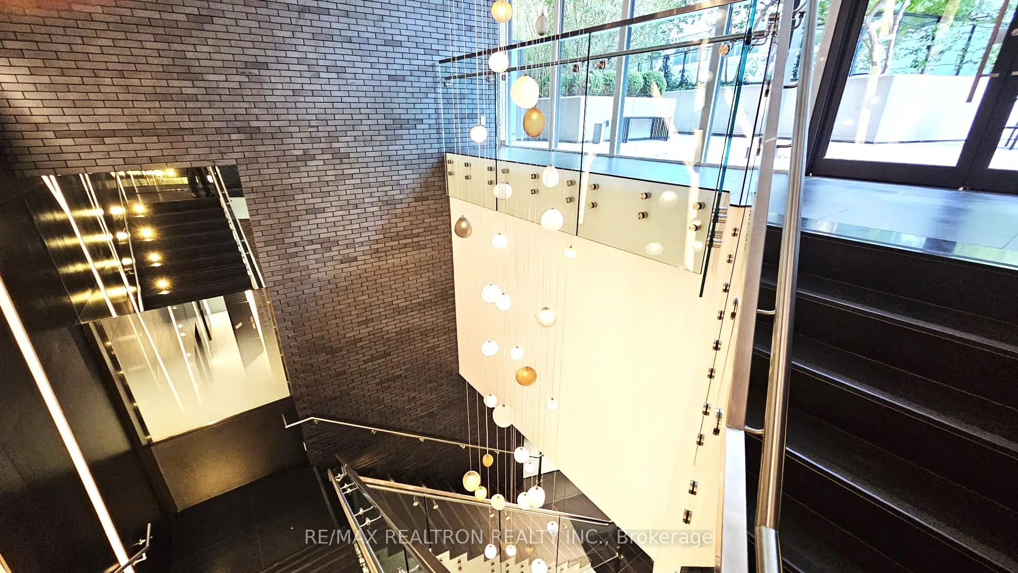 125 Peter Street, #2410